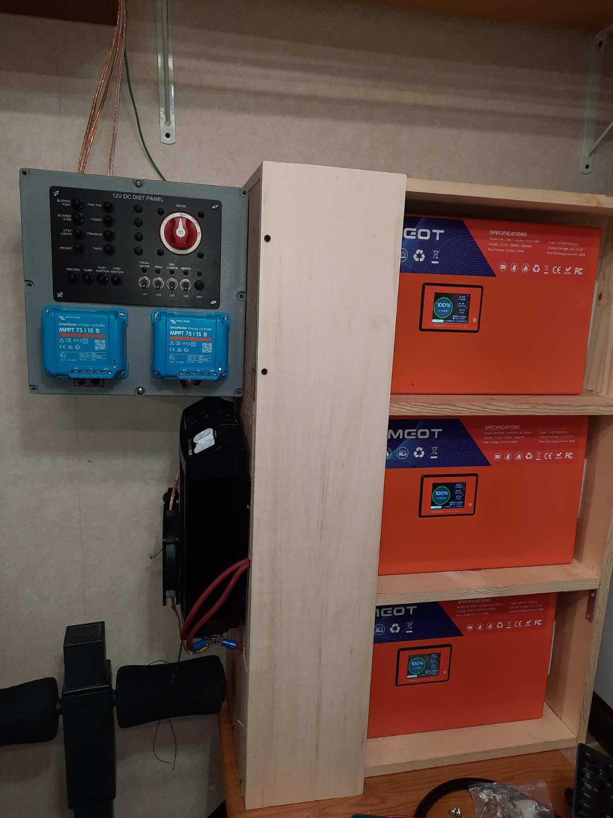 12V 100AH Group 24 Self-Heating LiFePO4 Lithium Battery with Touchable Smart Display & APP Monitoring, Built-in 100A BMS,1280W Load Power, 5000+ Cycles, Perfect for RV/Camper, Solar, and Off-Grid customer photo 1