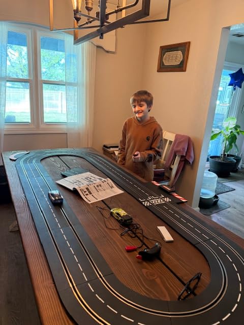 Carrera Evolution NASCAR Darlington Showdown Analog Electric 1:32 Scale Slot Car Racing Track Set customer photo 1