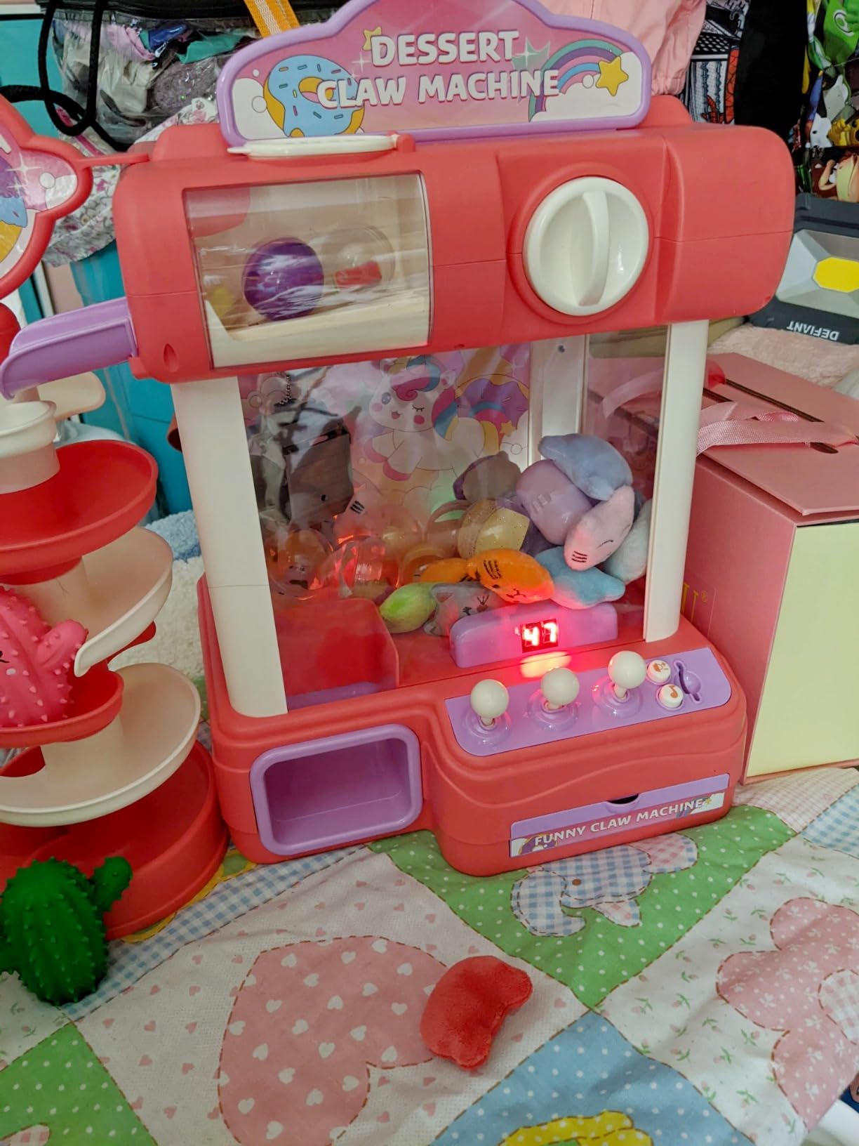 Kids Claw Machine, Arcade Game Toy for Ages 8-13, Candy Vending Toys for Girls and Boys, Electronic Claw Game Machine for Party with Lights Sound, Birthday Gifts for 6 7 9 10 12 Years Old customer photo 1