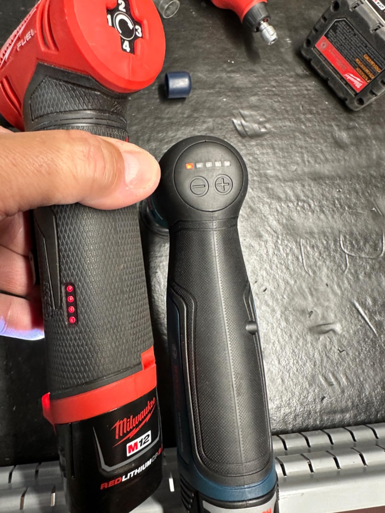 Bosch GWG12V-20SB23 12V Max Brushless 1/4 In. Right Angle Die Grinder Kit with (2) 3 Ah Batteries customer photo 2