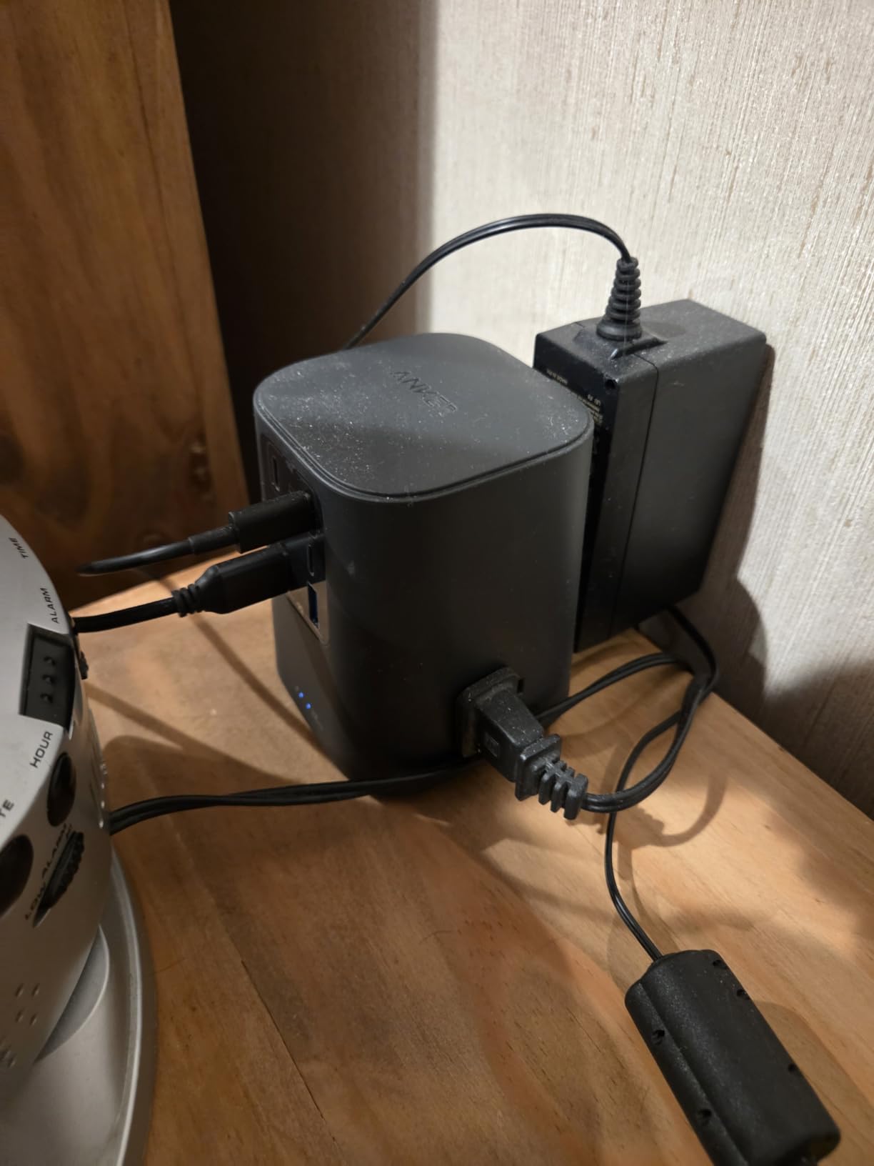 Anker Desktop Charger, 9-in-1 Power Strip with 300J Surge Protector, 5ft Flat Plug Extension Cord, 100W USB C Charger with 3 AC, 2 USB A, 4 USB C, Home Office Desk Accessories customer photo 2