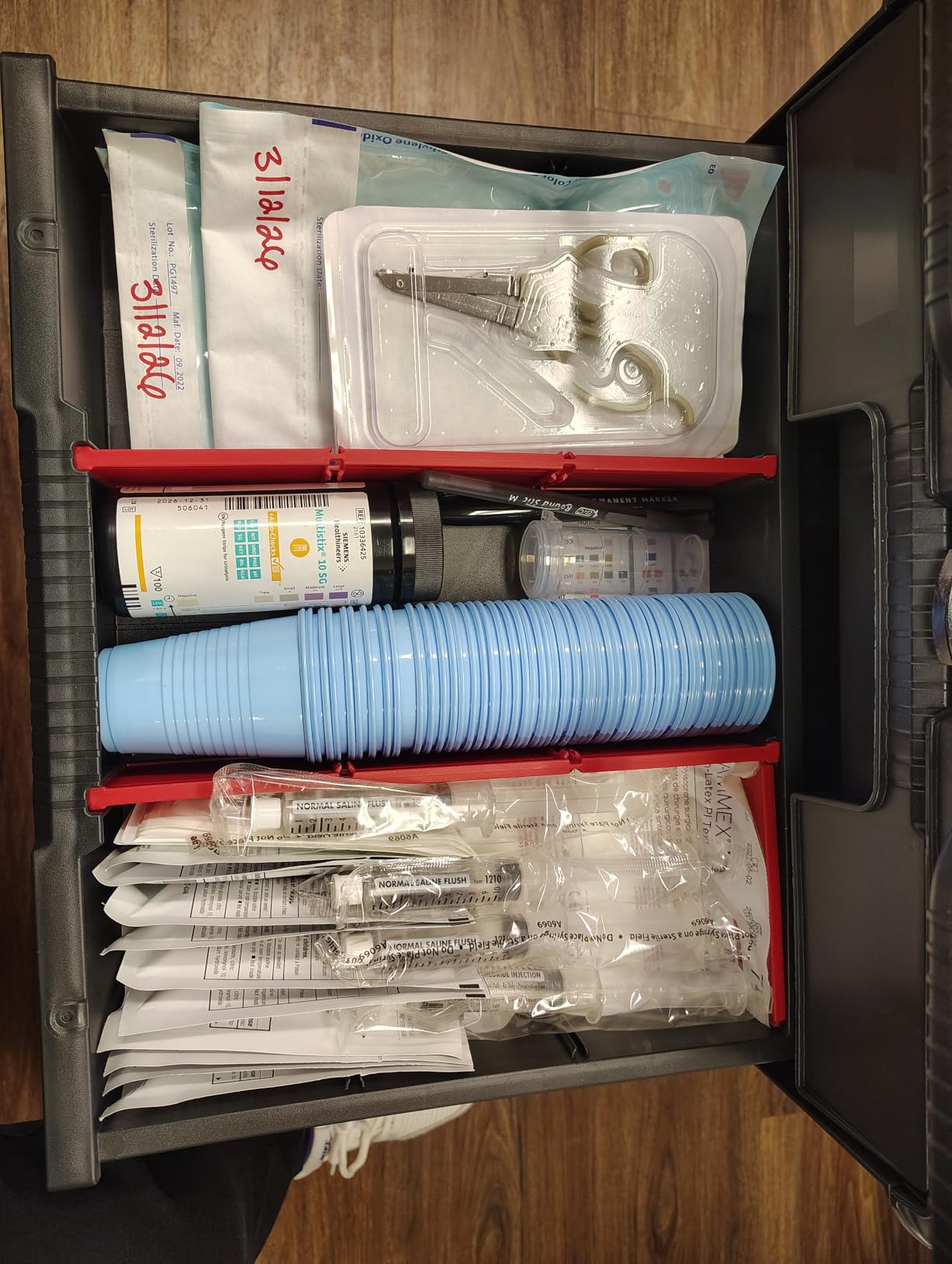 Keter Stack-n-Roll Modular Tools Organizer for Garage Storage and DIY, 3 Piece Resin Rolling Tool Box System for Small Parts, Black customer photo 1