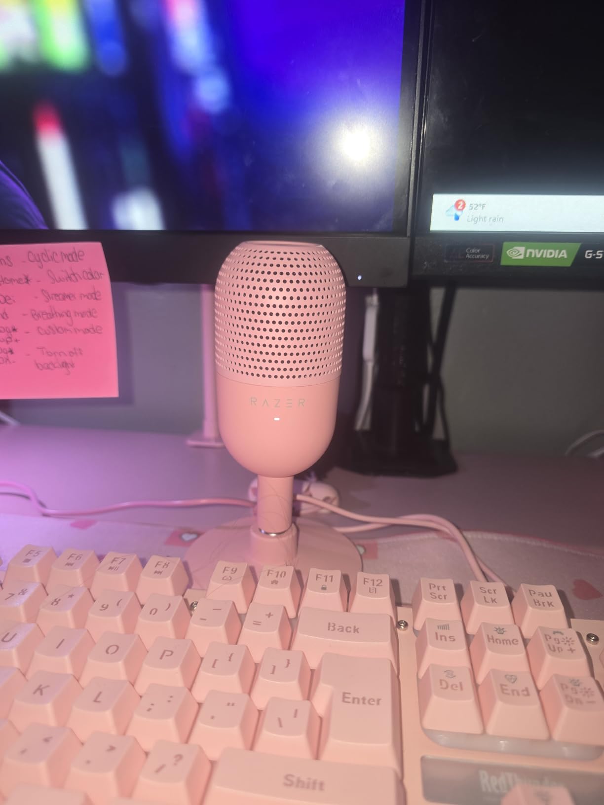 Razer Seiren V3 Mini USB Microphone: Condenser Mic - Supercardioid Pickup Pattern - Tap-to-Mute Sensor with LED Indicator - Shock Absorber - Ultra Compact - PC, Discord, OBS Studio, XSplit - Black customer photo 2