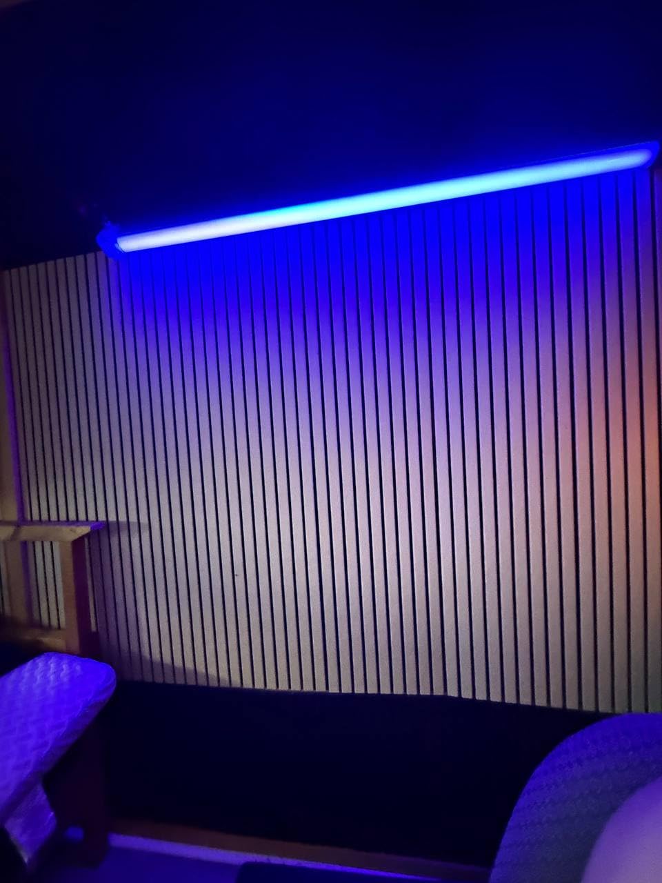 NEEWER TL120C RGB Tube Light, 42W Full Color RGBWW Photography LED Video Light Wand Stick with APP/2.4G/DMX Control, 7 Pixel Effects/18 Scenes, 2500K-10000K CRI97+ customer photo 1