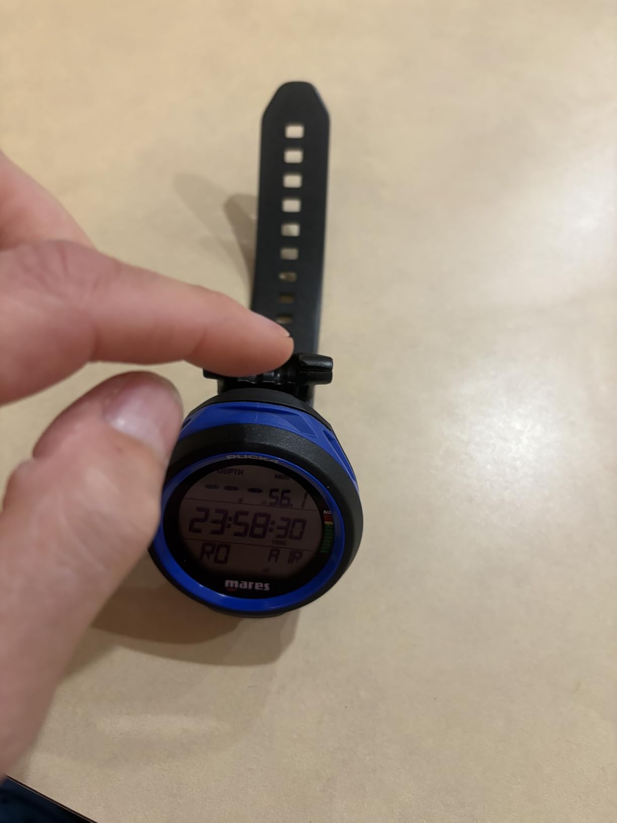 Mares Puck 4 Wrist Dive Computer | Entry-Level Watch-Style One Button Control Underwater Scuba Diving Computer customer photo 1