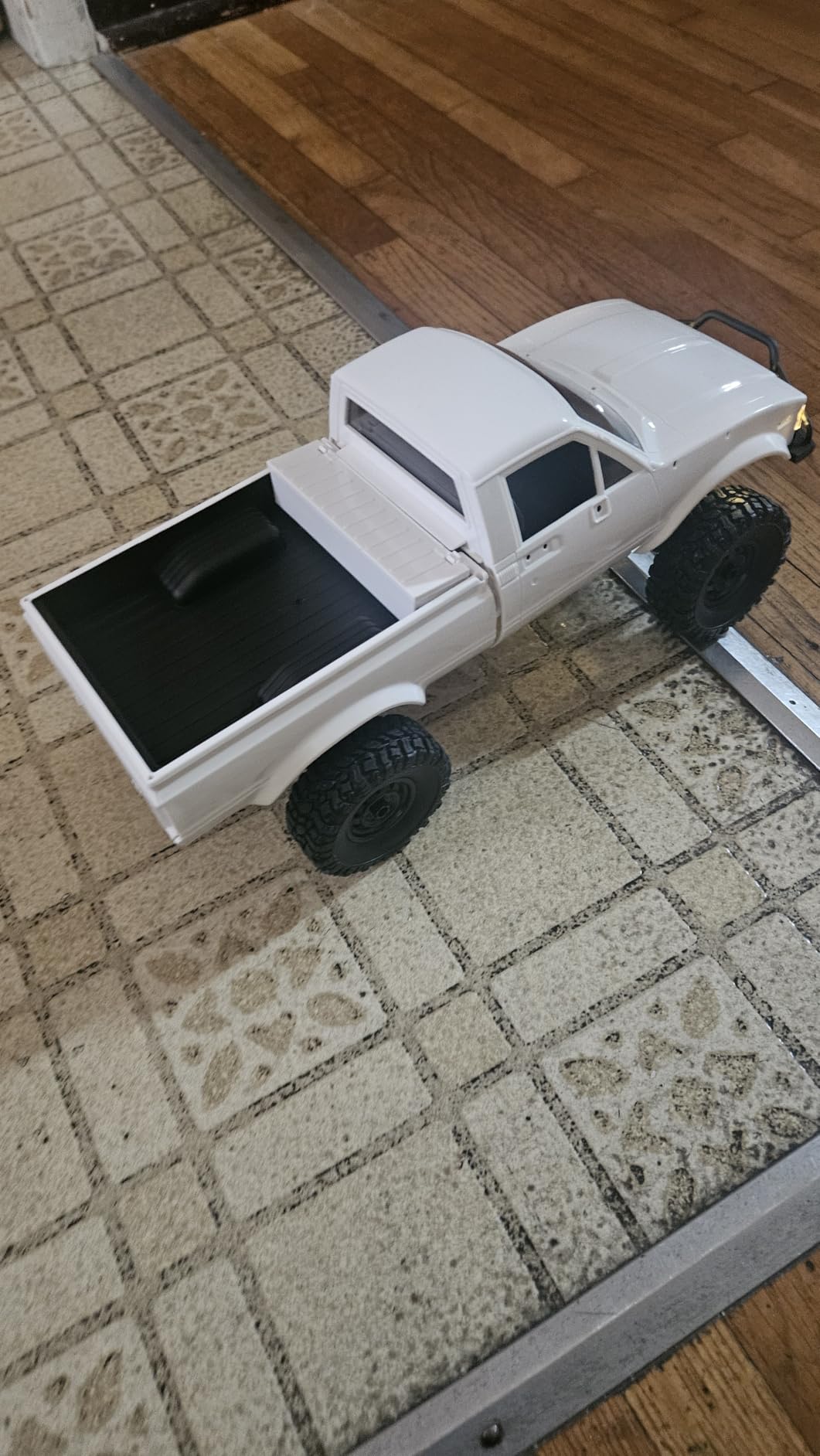 WPL C24-1 RC Rock Crawler RC Truck 4x4 1/16 Scale RC Crawler Off Road Remote Control Pickup 2.4G All Terrain RTR with Proportional Throttle Steering Led Light Adult customer photo 2