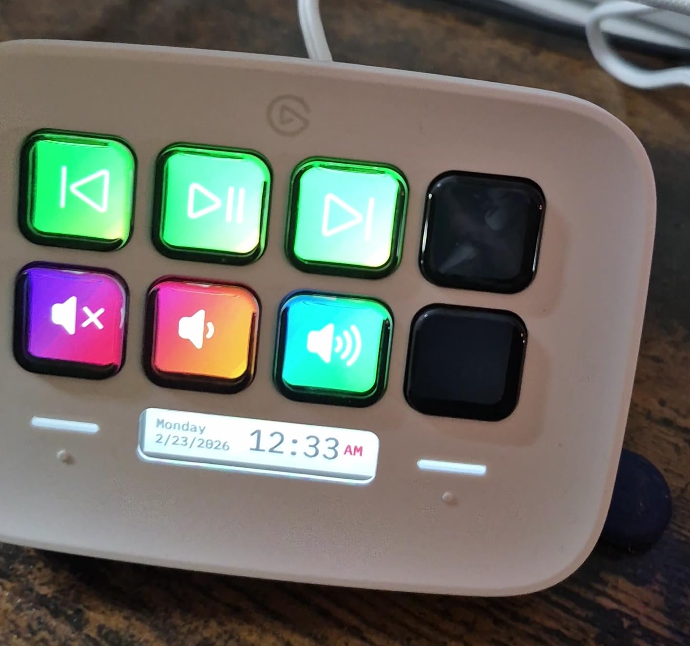 Elgato Stream Deck Neo - 8 Customizable Keys, 2 Touch Points, Speed Through Tasks & Workflows - Control Word, Excel, PowerPoint, Teams, Zoom, Spotify and More, Drag-'n'-Drop Setup - Works with Mac & PC customer photo 1