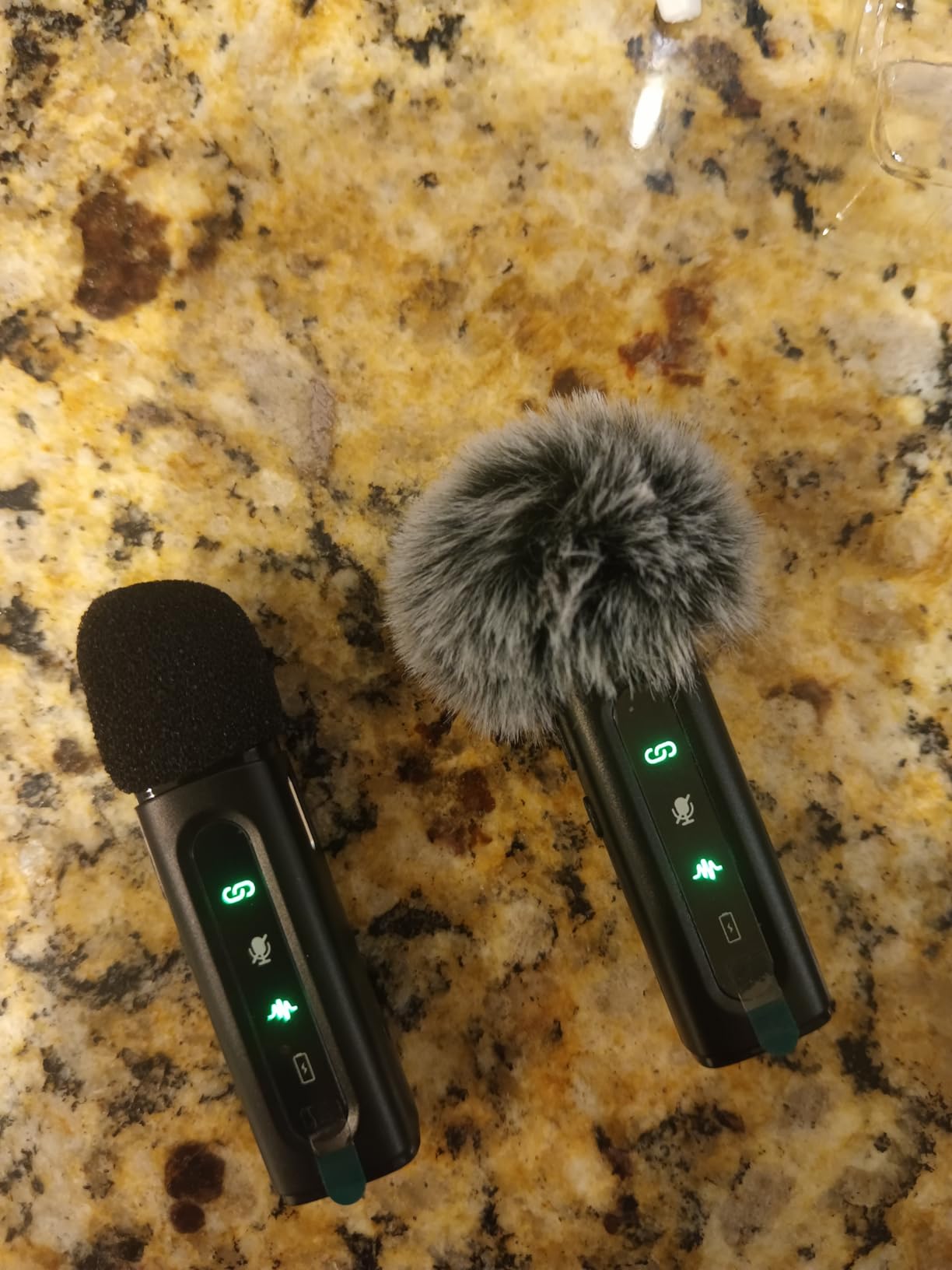 USB C Lavalier Microphone Wireless Mini Mic for Type-C Android Phone/Tablet/PC Video Recording Clip-on Mics with Rotatable Clip&Denoise Recording, Ideal for Vlog Tiktok Youtube Podcast Content Creator customer photo 2
