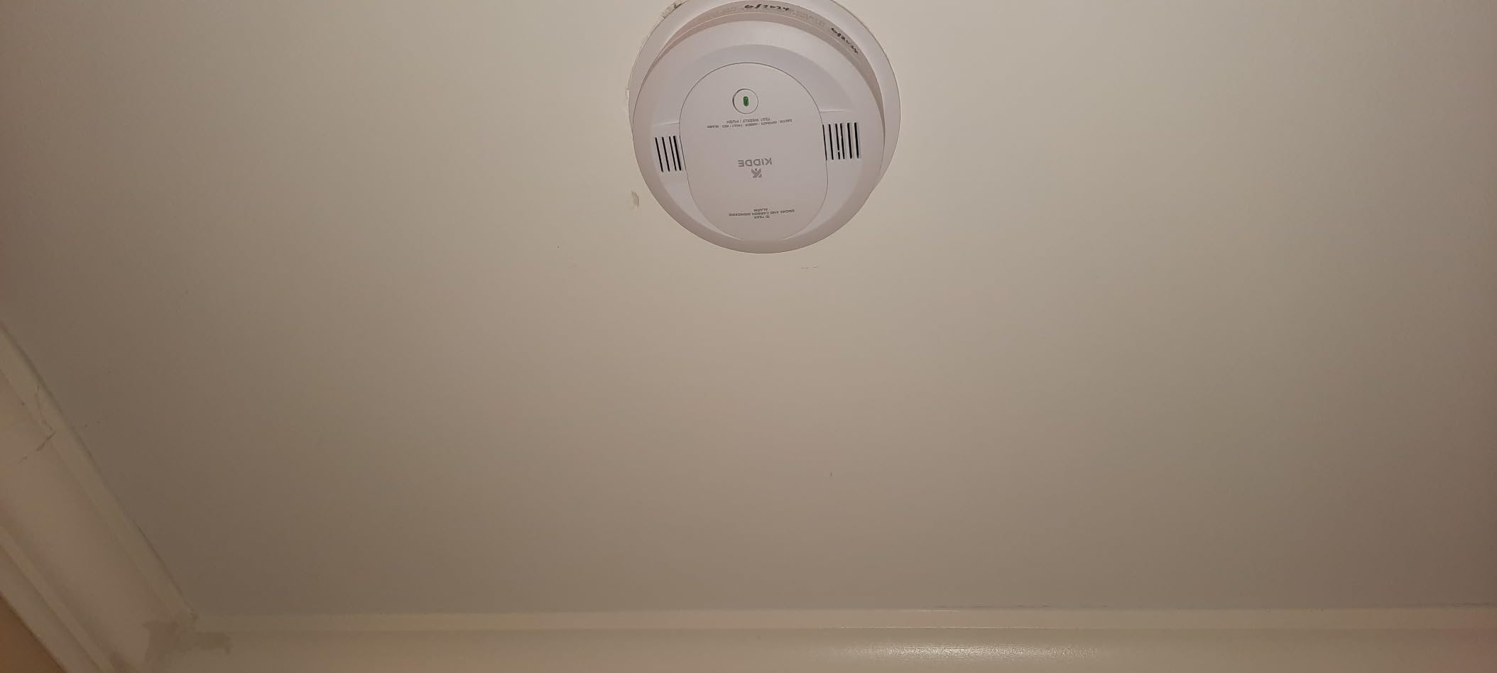 Kidde Smoke and Carbon Monoxide Detector, Hardwired with 10-Year Battery Backup, Voice Alerts, LED Status Lights, Interconnected, 85 dB Alarm, 30CUA10-V, 1 Pack customer photo 2