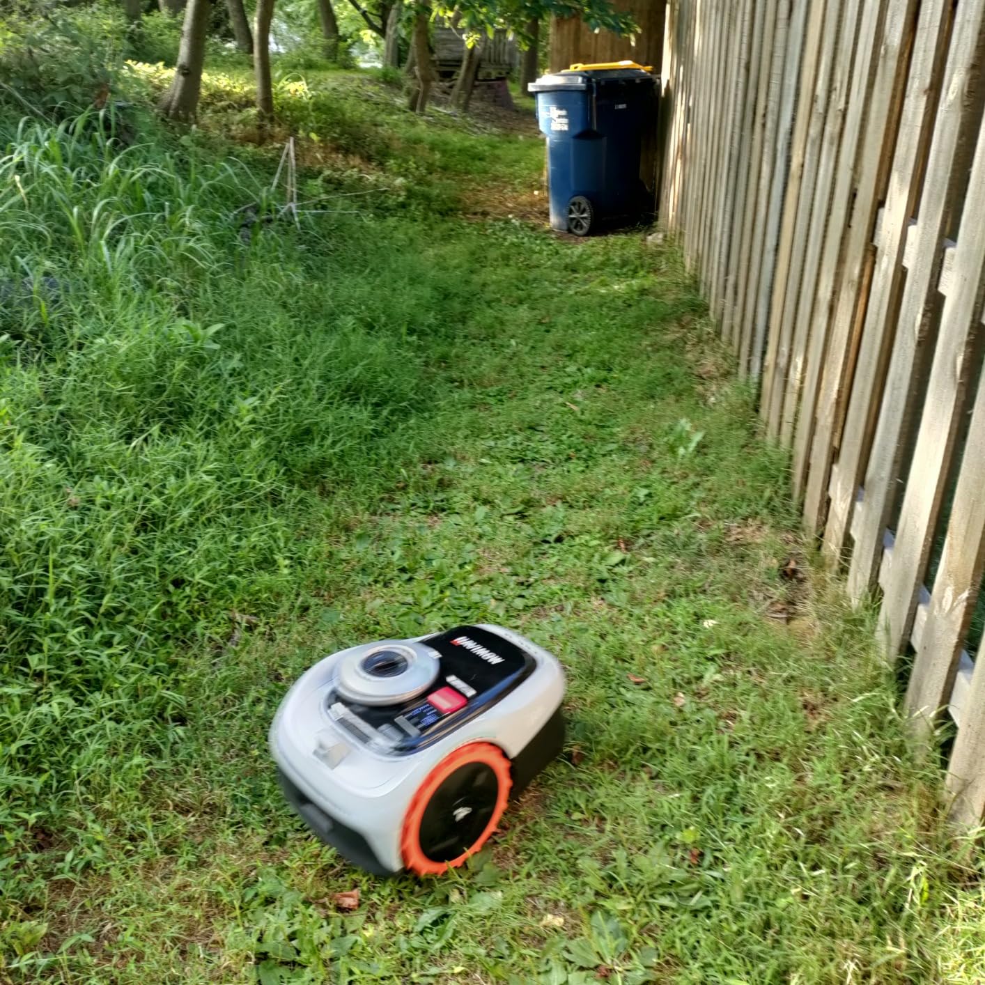 Segway Navimow i105N Robot Lawn Mower Perimeter Wire Free 1/8 Acre RTK+Vision Robotic Lawnmower, AI-Assisted Mapping, Virtual Boundary, APP Control, 58dB(A) Quiet, Multi-Zone Management customer photo 2