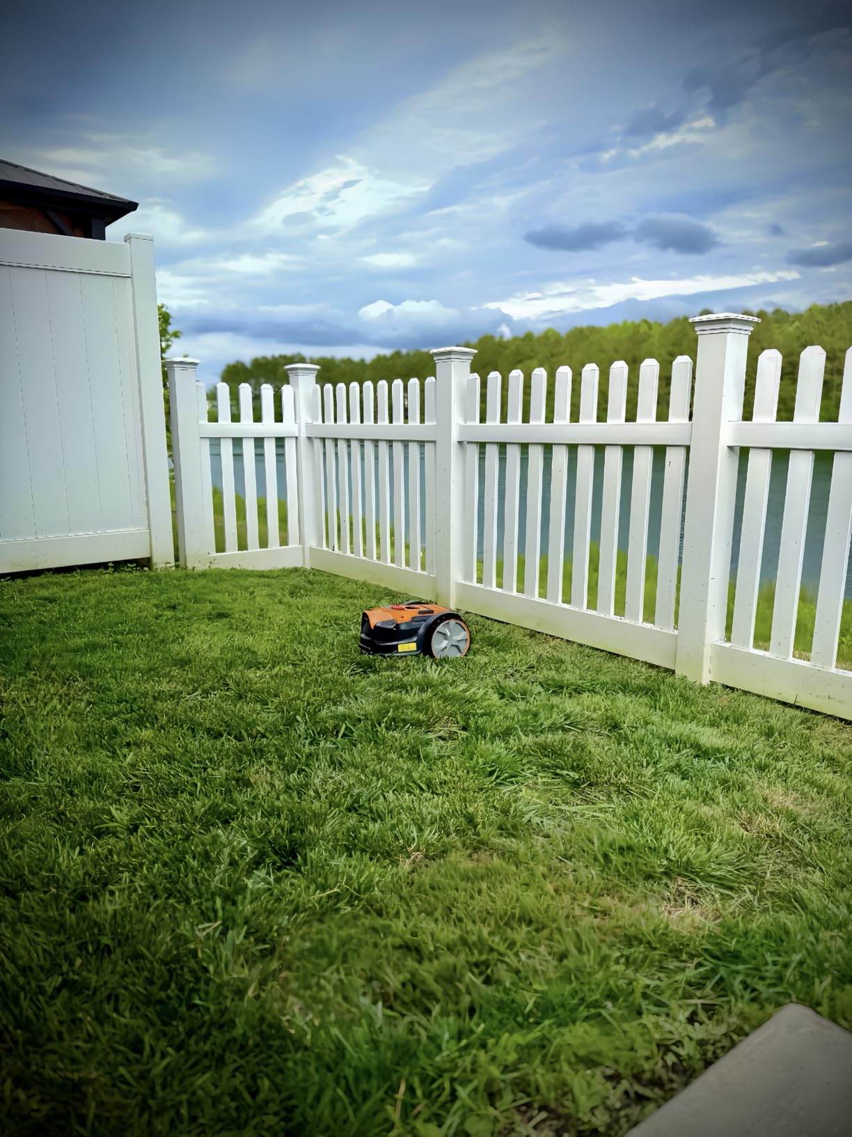 LawnMaster OcuMow Perimeter Wire Free Robot Lawn Mower Cuts Small Lawns 1000-2000 Square Feet with Optical Navigation, Obstacle Avoidance, Low Noise and No Go Function customer photo 1