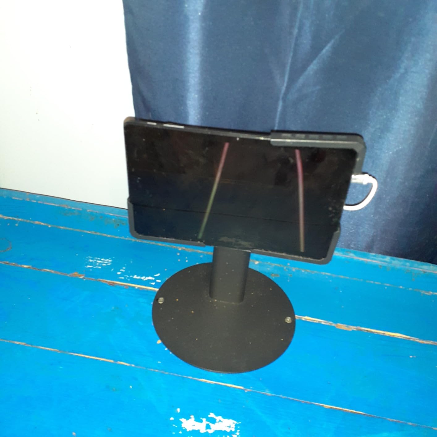 Mount-It! Universal Tablet Stand with Tilt, Anti-Theft Retail iPad POS Kiosk Stand, Fits 9.7