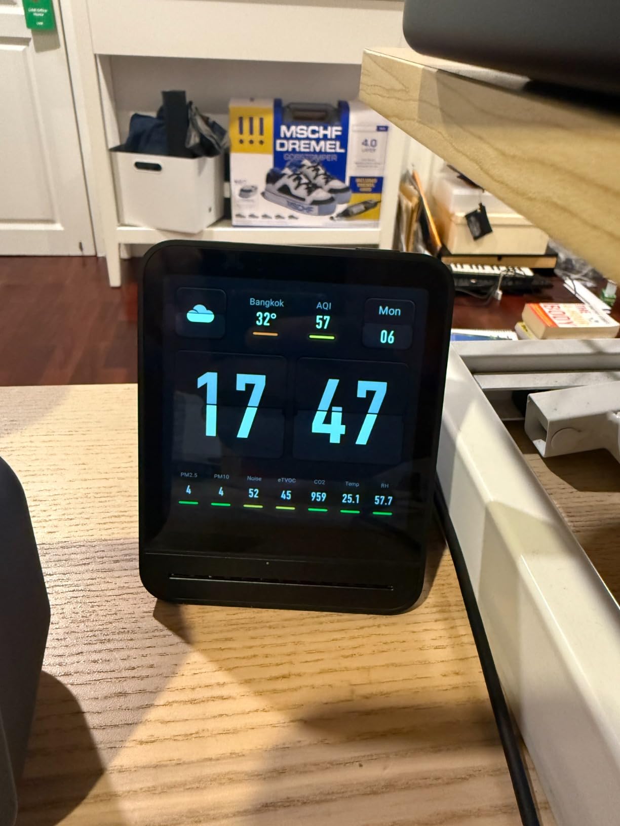 Qingping Air Quality Monitor Gen 2, Air Quality Monitor Indoor Detects PM2.5, CO2, PM10, Noise, Temperature and Humidity, New Upgraded Alarm Clock Function customer photo 2