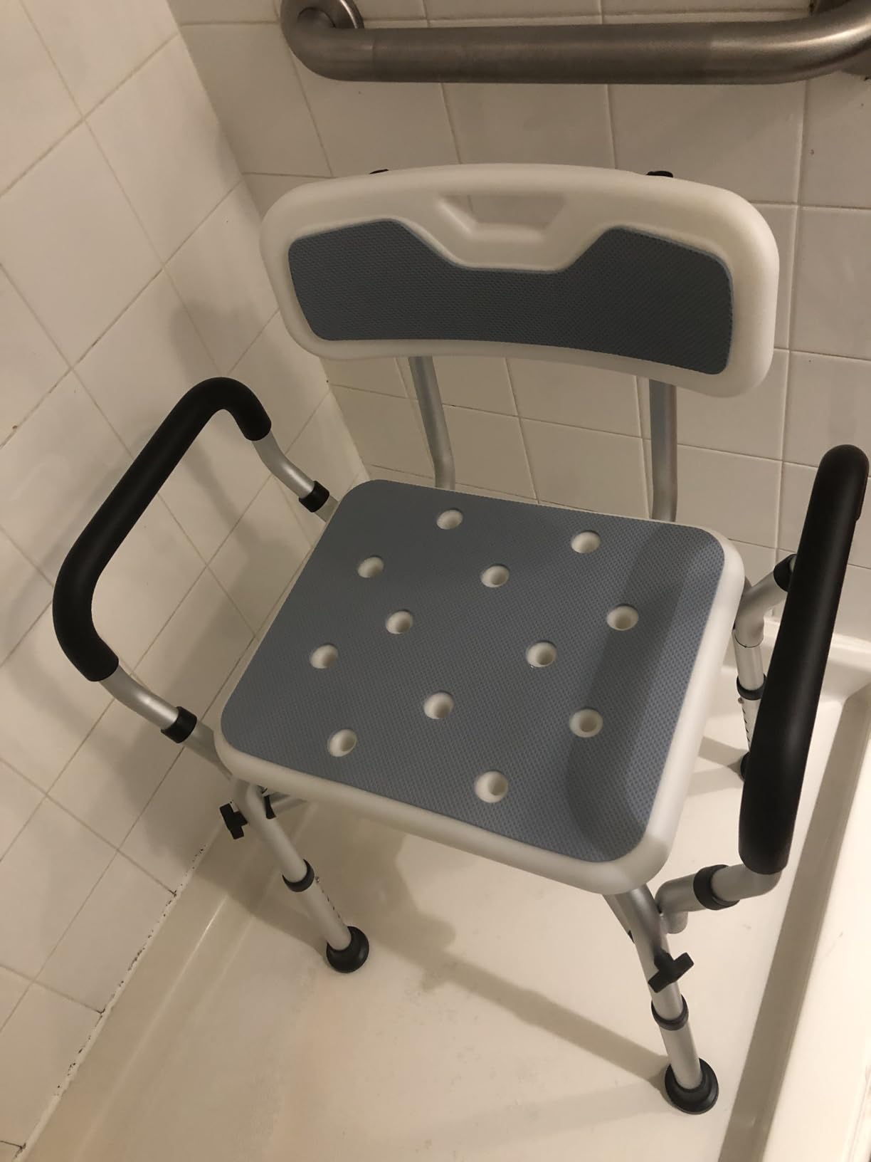 VFAUOSIT Shower Chair with Removable Arms and Back for Elderly & Disabled, 550 lbs Shower Chair for Inside Shower, 6-Height Adjustable Shower Seats for Adults, Bath Chairs for Seniors Inside Tub customer photo 1
