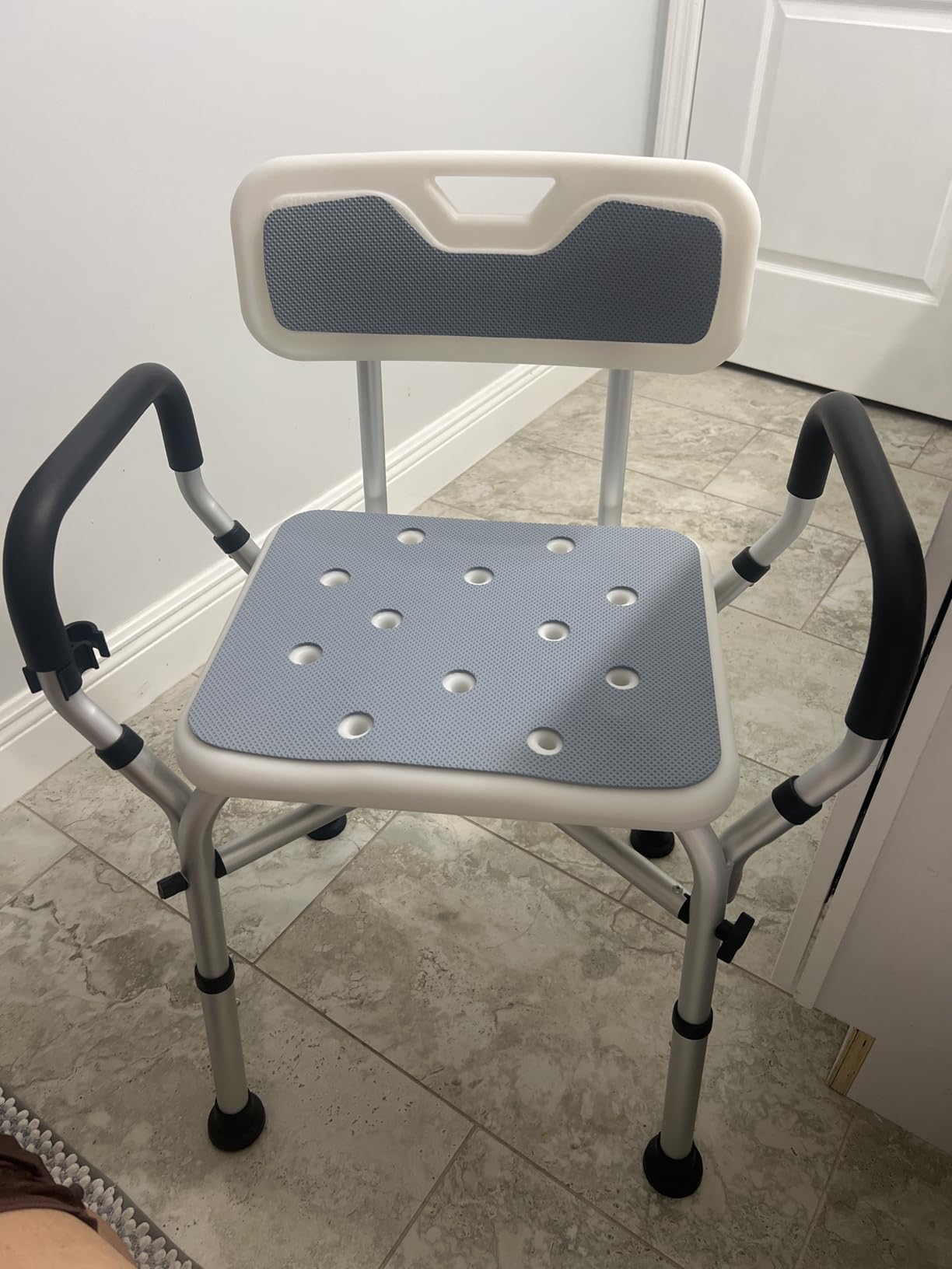 VFAUOSIT Shower Chair with Removable Arms and Back for Elderly & Disabled, 550 lbs Shower Chair for Inside Shower, 6-Height Adjustable Shower Seats for Adults, Bath Chairs for Seniors Inside Tub customer photo 2