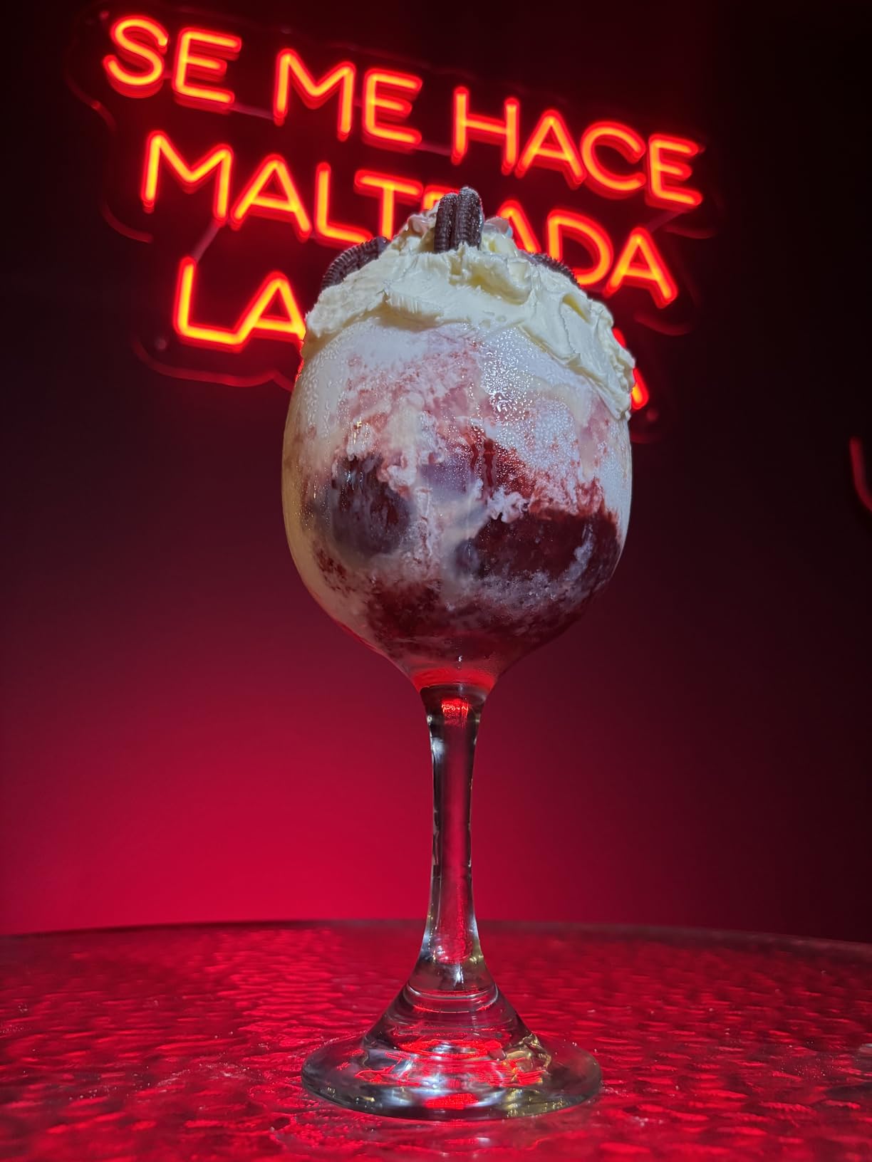 NEEWER RGB Light Wand, Magnetic Handheld Photography Video Light Stick, 2500K~8500K Dimmable CRI95+ Full Color LED Tube Light Bar with 2550mAh Battery, 17 Light Scenes, TL20C customer photo 2