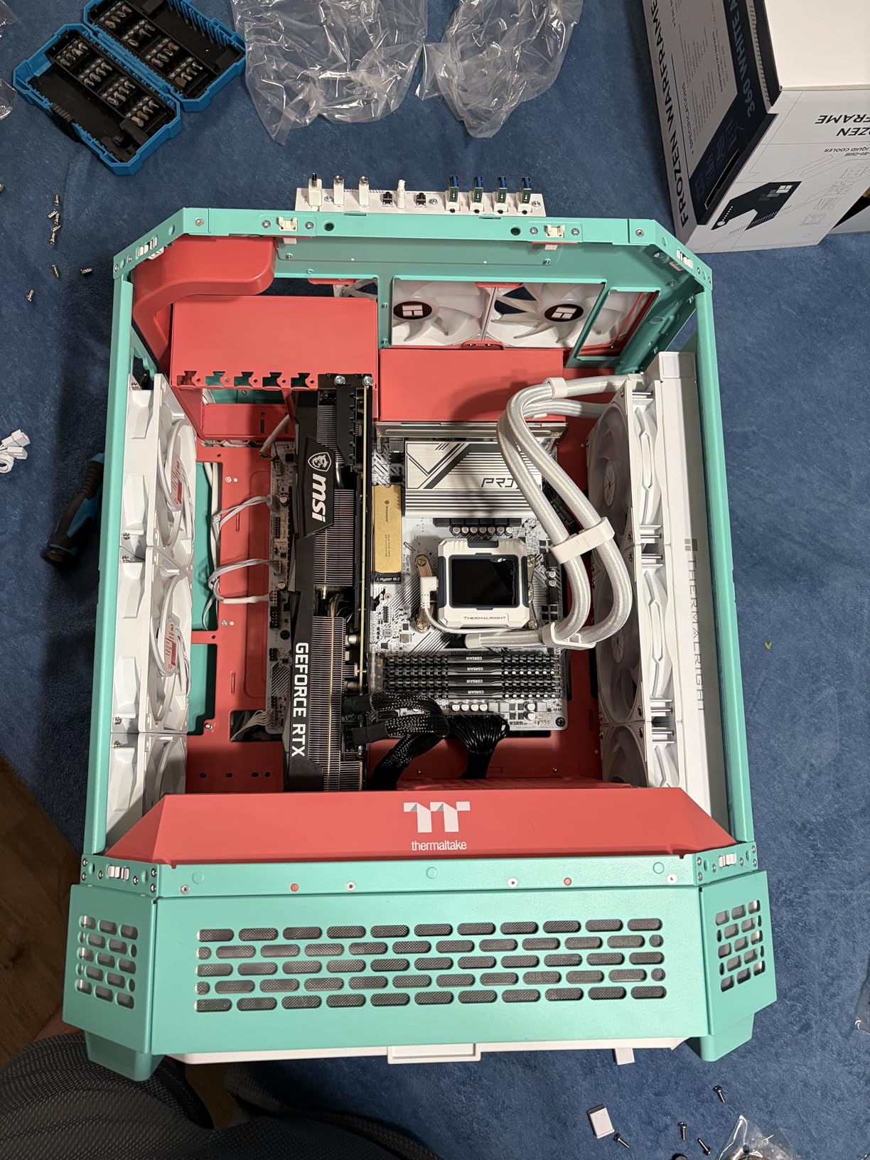 Thermalright FW 360 White ARGB-360mm AIO CPU Liquid Cooler, IPS LCD Screen with 320x240 Resolution, 2.4 inch Magnet-Absorbent LCD Screen customer photo 1