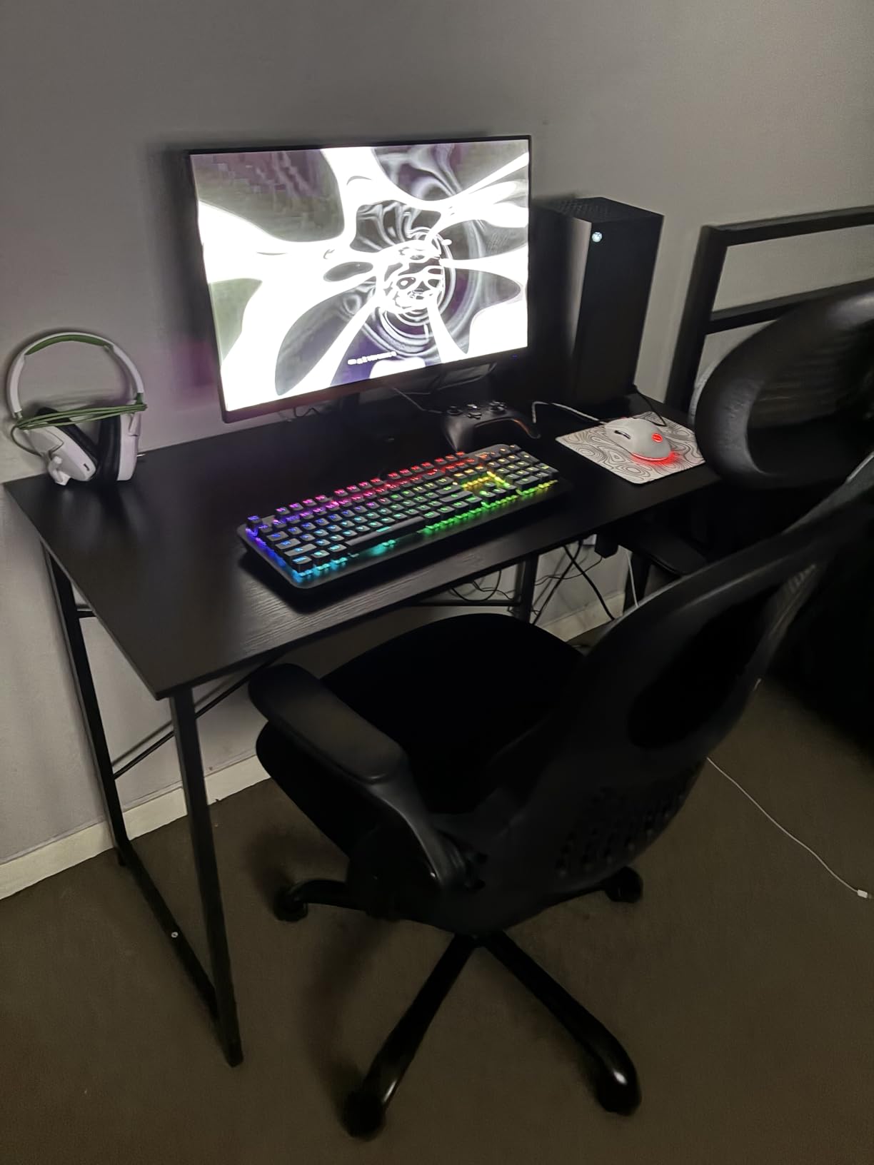 CRUA 24 Inch 200hz/180hz Curved Gaming Monitor, FHD 1080P Frameless Computer Monitors, Support AMD freesync Low Motion Blur, Eye Care, DisplayPort, HDMI, Compatible Wall Mountable Installs-Black customer photo 2