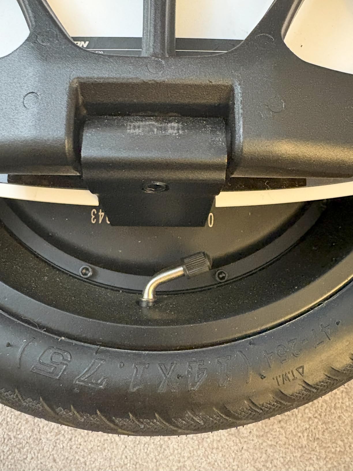 INMOTION E20 Electric Unicycle Hoverboard for Beginners - 14