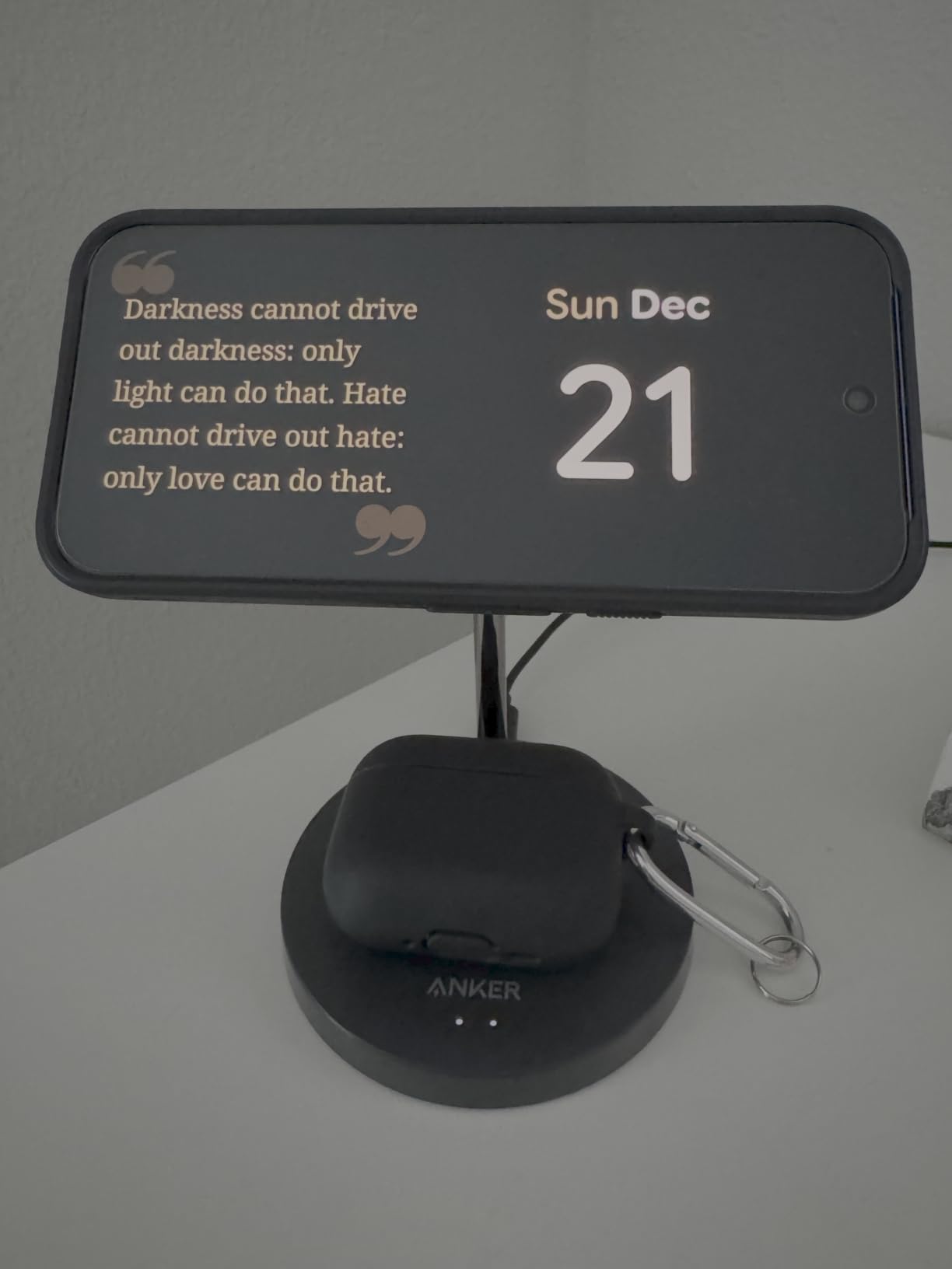 Anker MagGo Charger Stand, iPhone Wireless Charger, 2-in-1 Charging Station, Qi2 Certified 15W Fast Charging customer photo 2