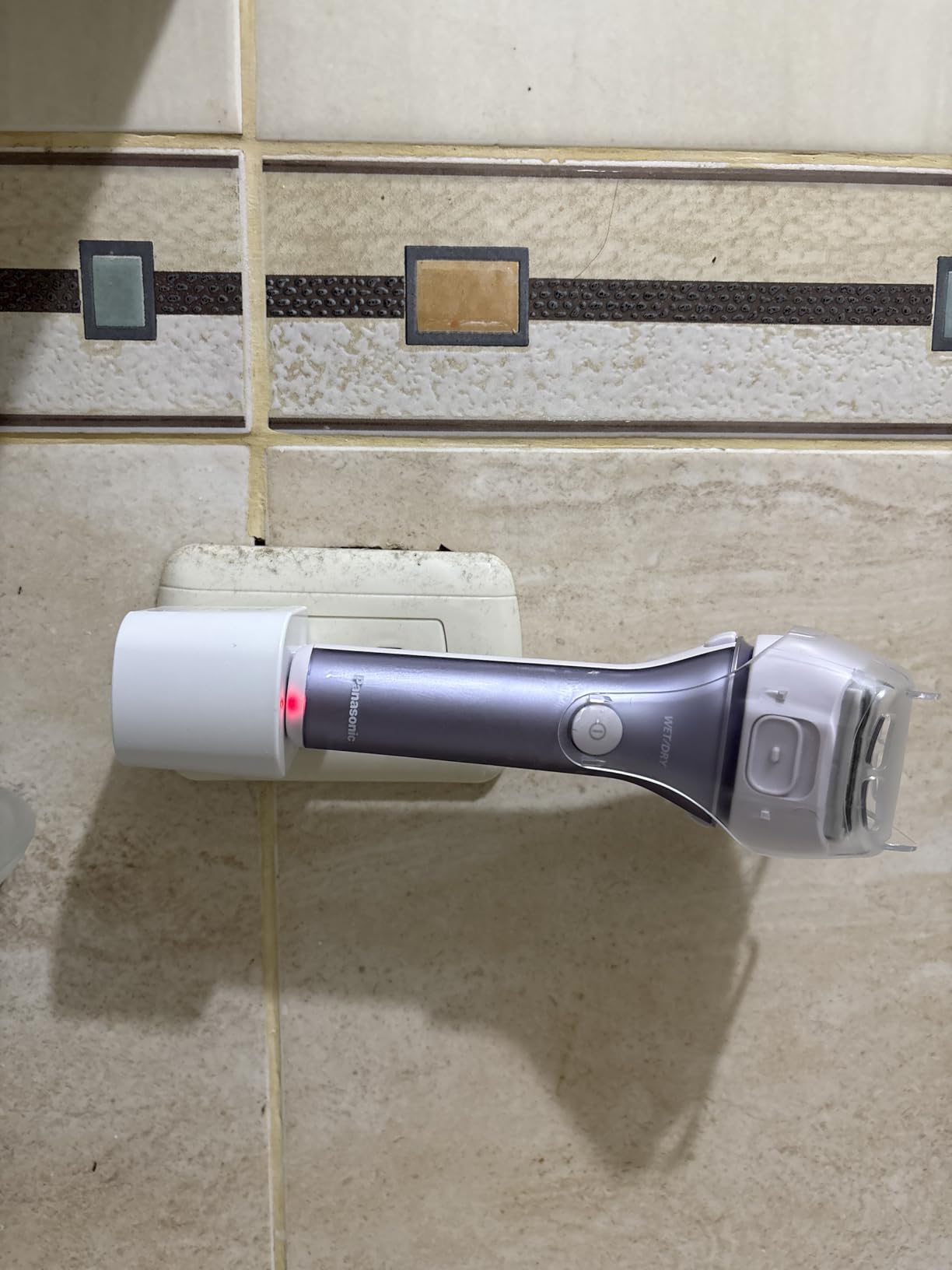 Panasonic Electric Shaver for Women, Cordless 4-Blade Shaver, Bikini Attachment, Pop-Up Trimmer, Wet Dry Operation, Electric Razors for Women - ES-AWL8AV (Purple) customer photo 1