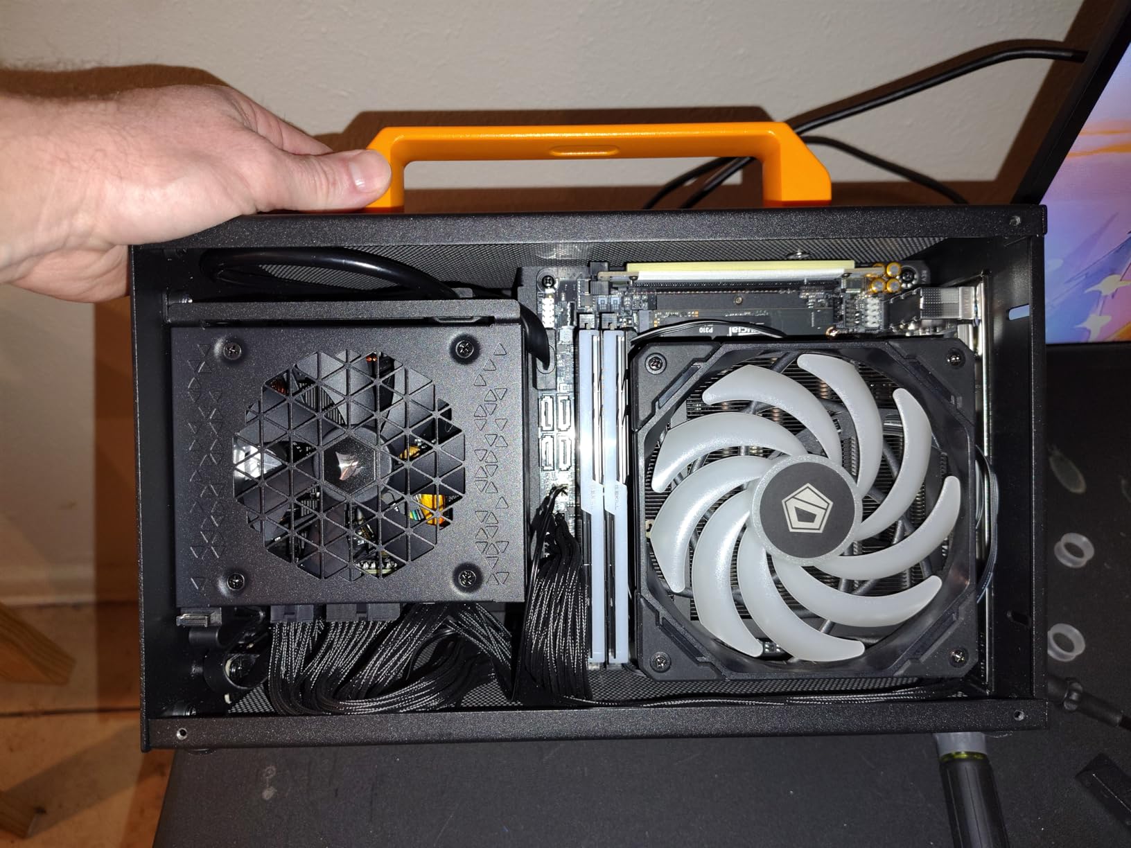 CORSAIR SF750 (2024) Fully Modular SFX Low Noise 80 Plus Platinum Power Supply - ATX 3.1 Compliant - PCIe 5.1 Ready - Small Form Factor - SFX-to-ATX Bracket Included - Black customer photo 2