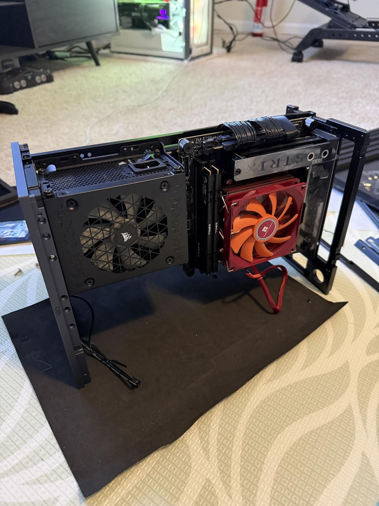 CORSAIR SF1000 (2024) Fully Modular SFX Low Noise 80 Plus Platinum Power Supply - ATX 3.1 Compliant - PCIe 5.1 Ready - Small Form Factor - SFX-to-ATX Bracket Included - Black customer photo 2