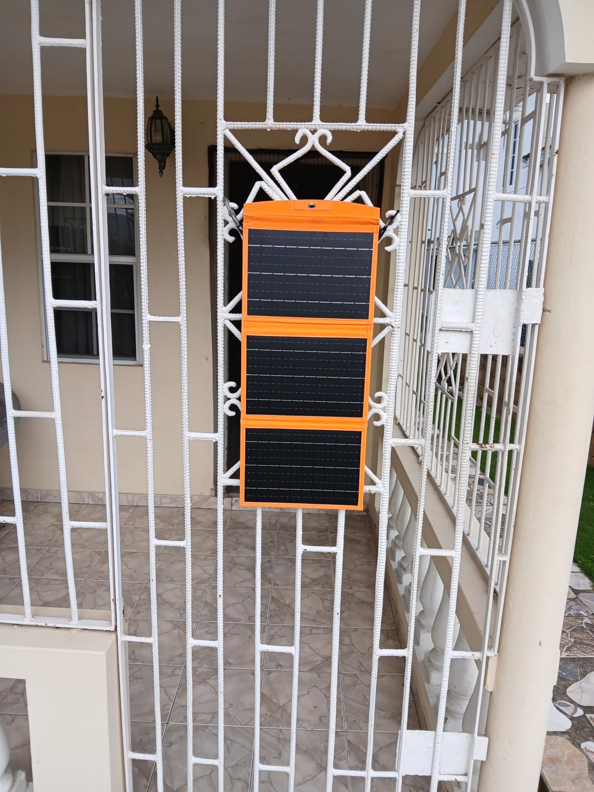 Solar Panels 30W Portable Foldable Solar Charger with 5V USB-A and USB-C Fast Charging Compatible with iPhone, iPad, Samsung, Power Banks, IPX5 Waterproof Perfect for Camping, Hiking, Outdoor customer photo 2