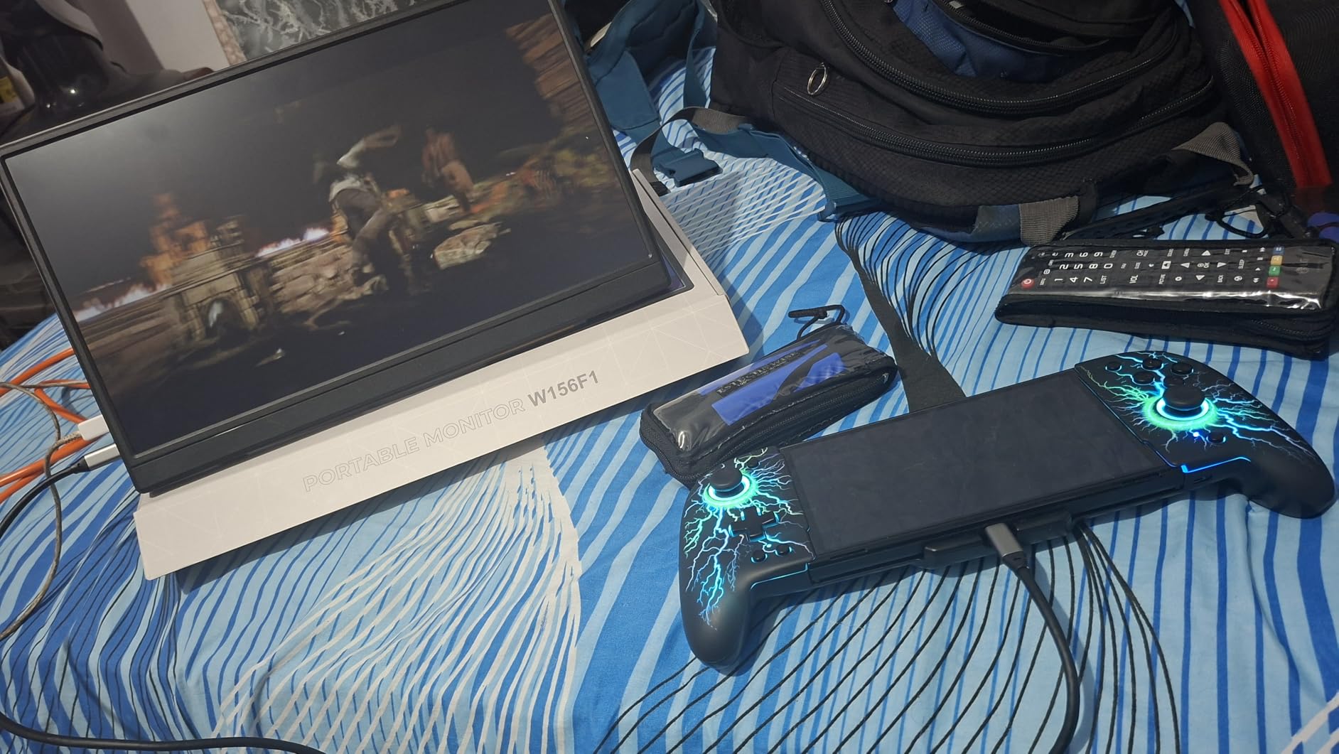 WGK 15.6 inch Portable Monitor 1080P FHD Travel Display HDMI/USB-C Compatible with Laptops, Desktops, Phones, PS, Mac, Xbox, Switch, and Other Gaming Devices Includes Stand and Speakers VESA customer photo 2