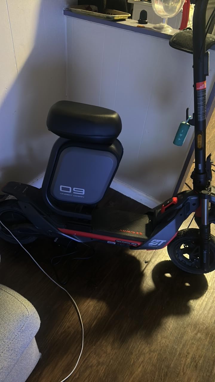 Segway ZT3 Pro Electric Scooter, Up to 24.9 MPH, 43.5-Mile Range, Dual Suspension, Flash Charge, 1600W Peak Motor, Off-Road Scooter for Adults UL Certified customer photo 1