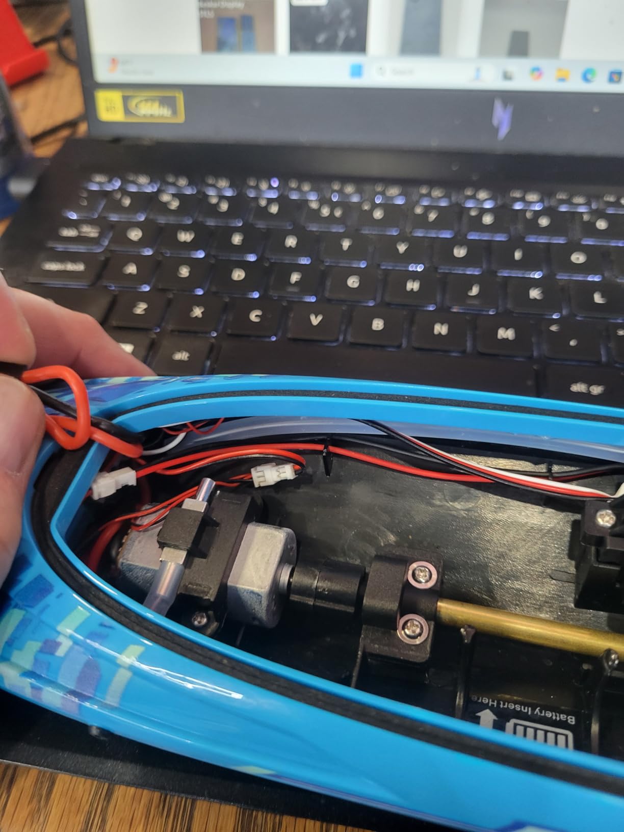 BEZGAR RC Boat, 2 Packs 12 inch Fast Speed RC Boat 30 KPH with A Portable Suitcase for Lakes & Pools & Salt Water, Summer Toys for Adults and Ideal Gifts for Kids Boys Age 6 7 8-12 Years Old - TX2P1 customer photo 2