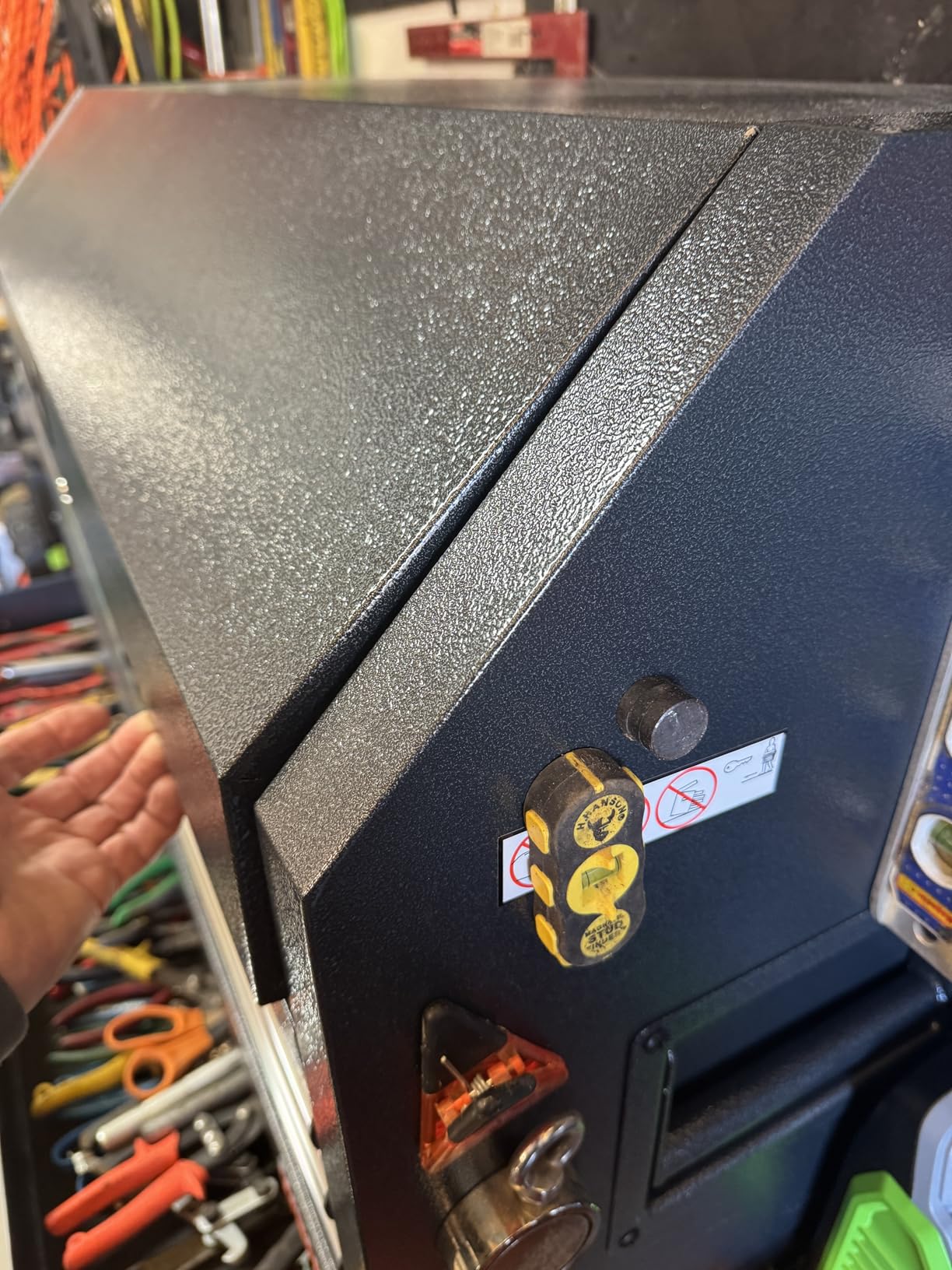 Wen 52-Inch Premium Rolling Tool Cabinet, Black, Heavy Duty 21-Gauge Powder-Coated Steel Construction, for Garage and Workshop (GG532B) customer photo 1