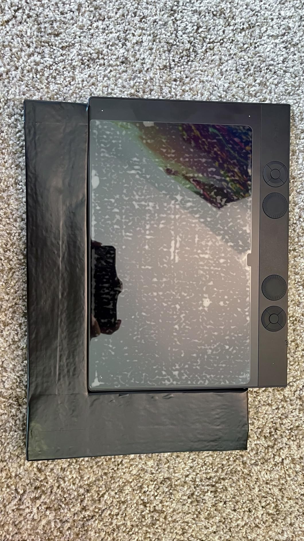 Wacom Intuos Pro Medium Bluetooth Professional Graphic Drawing Tablet with Pro Pen 3, Compatible with Mac, Windows - 2025 Edition customer photo 1