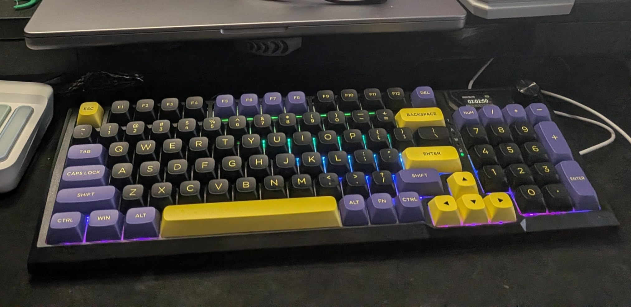 Redragon Wireless Mechanical Keyboard, 3 Mode Gasket Mounted RGB Gaming Keyboard with Volume Knob, Pre-Lubed Linear Switches, MDA-Profile, 98 Keys Hot Swappable Creamy Keyboard for PC/Tablet/Xbox/PS4 customer photo 2