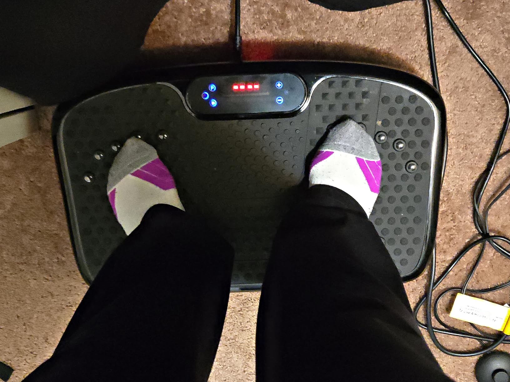 SoftGym Vibration Plate Exercise Machine for Lymphatic Drainage,Power Vibrate Stand Shake Board 450 Lbs Capacity Whole Body Workout Waver with Fitness Resistance Bands Weight Loss Gifts for Women Men customer photo 2