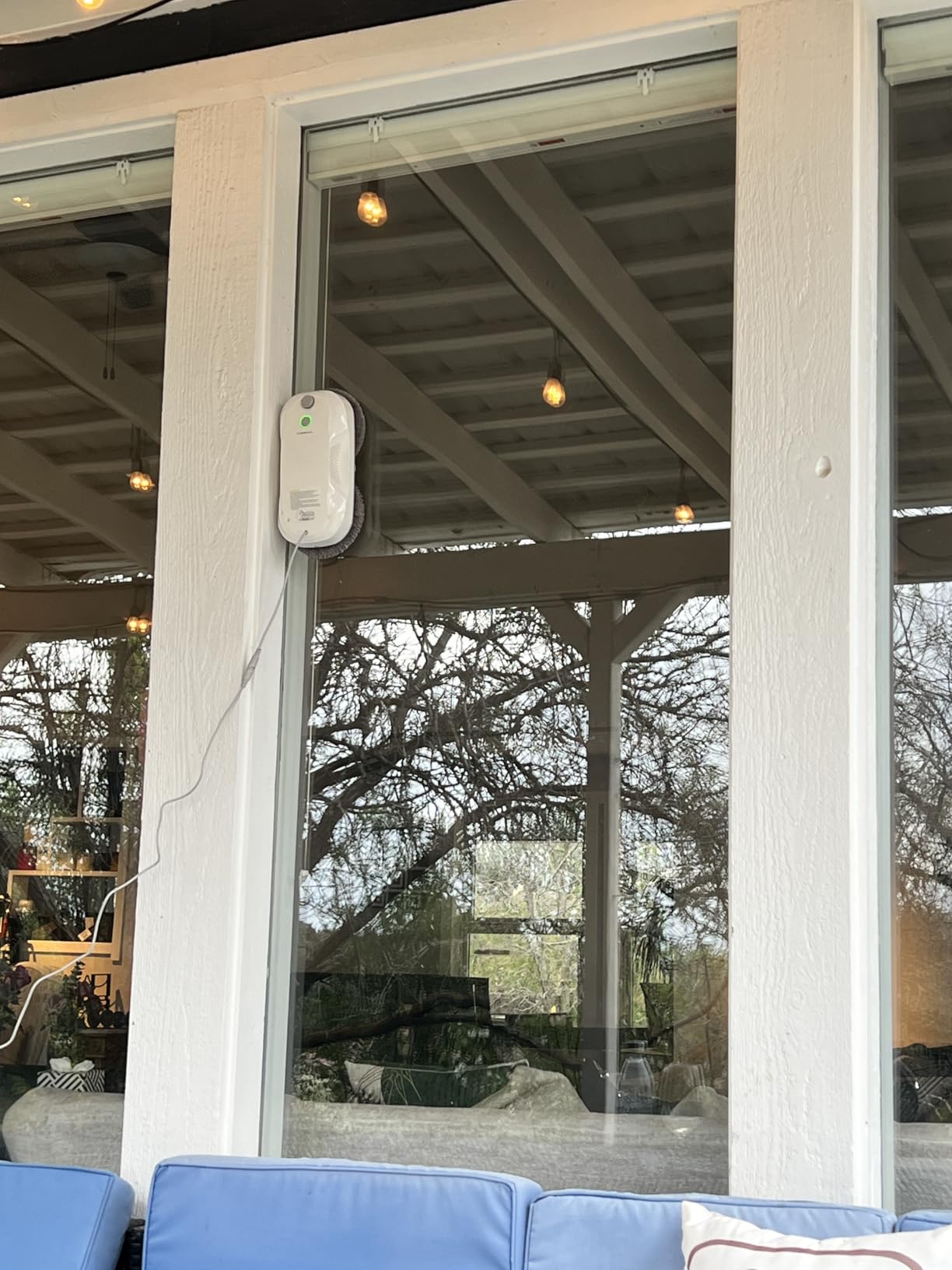 Tosima W5 Window Cleaning Robot, Dual Direction Auto-Spray Smart Window Cleaner with Triple Safety System, Smart Navigation, Remote Control, for All Smooth Surfaces, with 8 Rags, Black customer photo 1