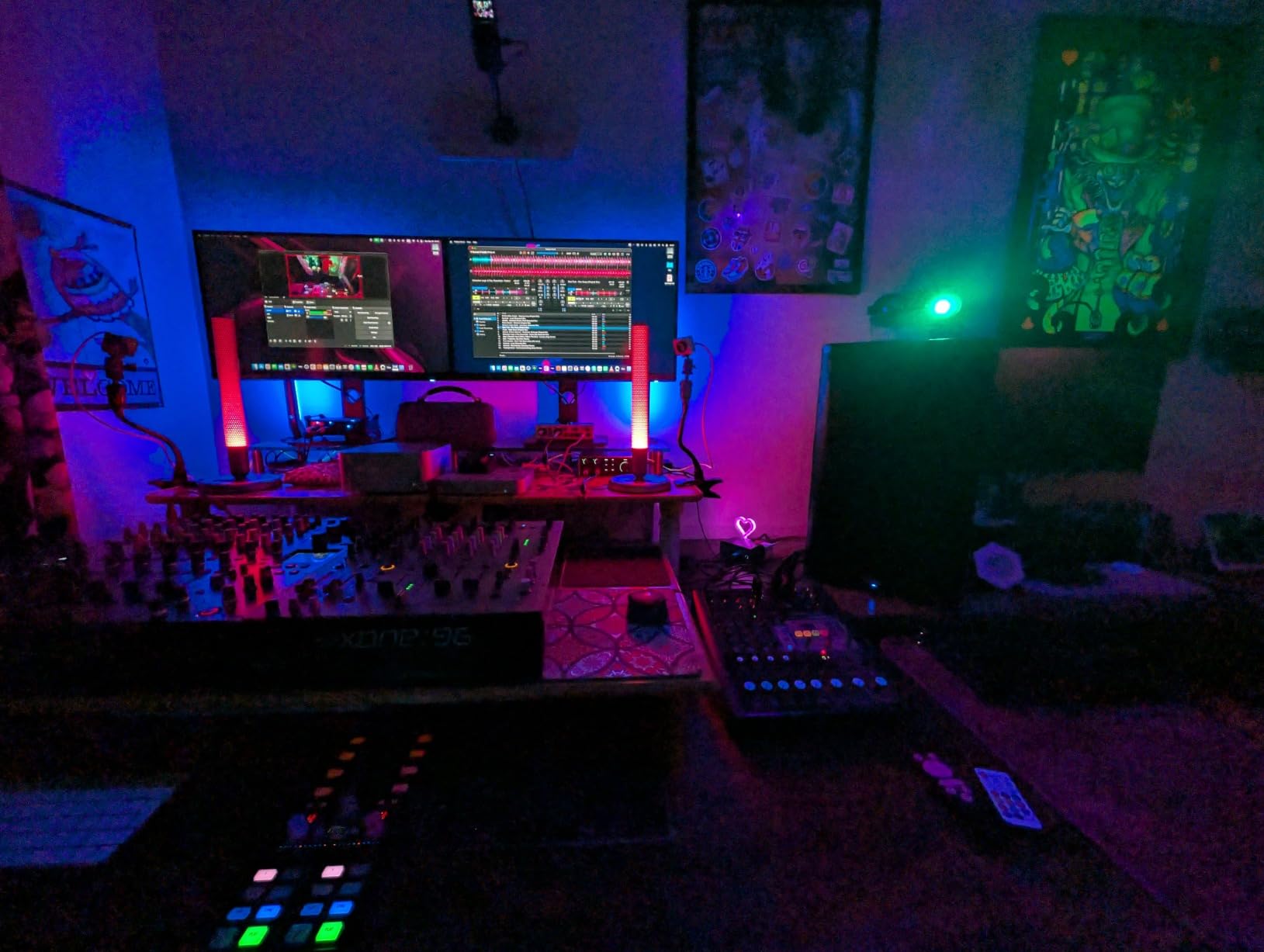 TASCAM FR-AV2 Compact 32-Bit Float Field Recorder and Timecode Generator with Dual XLR/TRS Inputs and No-Clip Audio Recording for Videographers customer photo 1