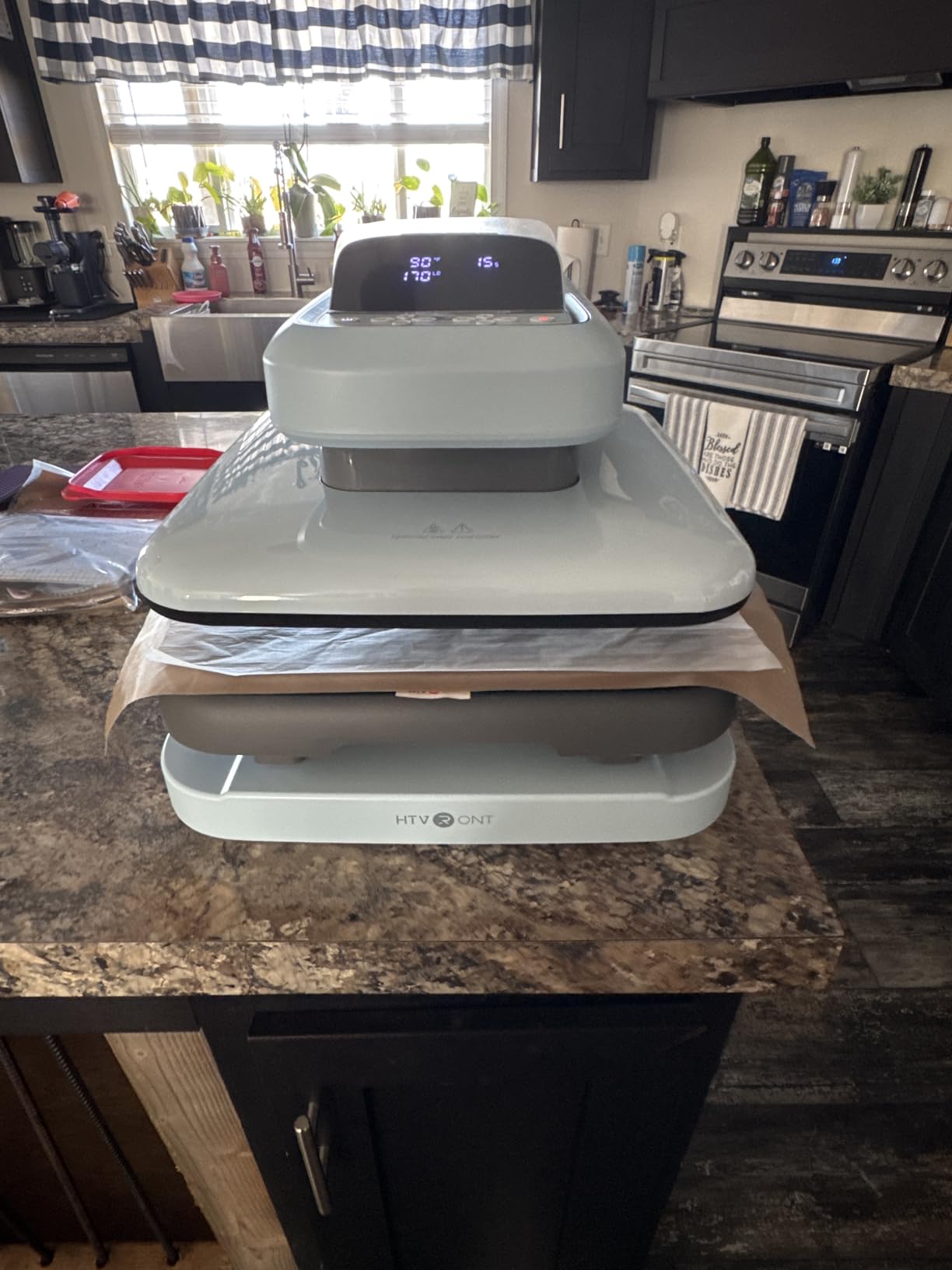 HTVRONT Auto Heat Press 2 - Heat Press Machine for T Shirts with Adjustable Pressure & Higher Heating Height customer photo 1