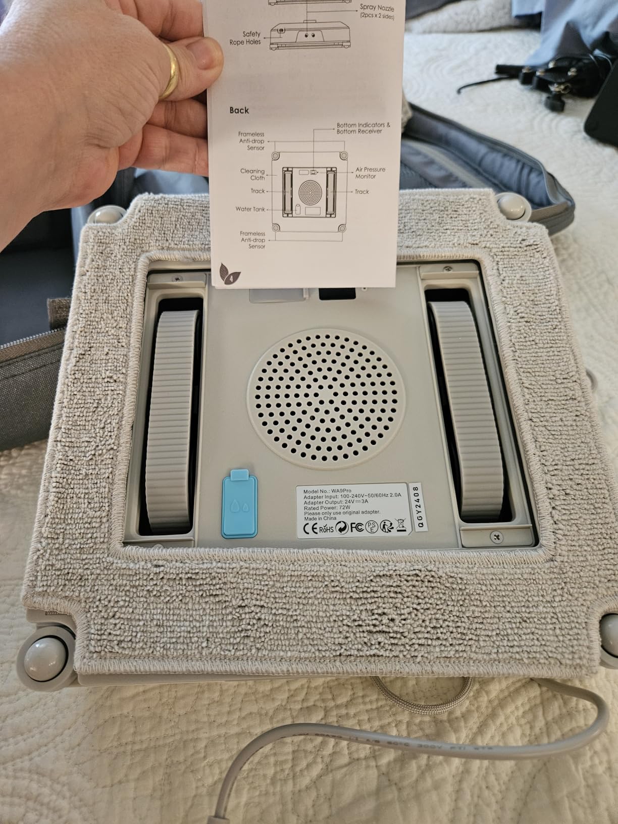 Yoolax Window Cleaning Robot 2.0, Intelligent Robot Window Cleaner with Dual Cross Water Spray Technology, Upgraded 6 Cleaning Paths, Edge Detection System, App & Remote Control, White customer photo 1