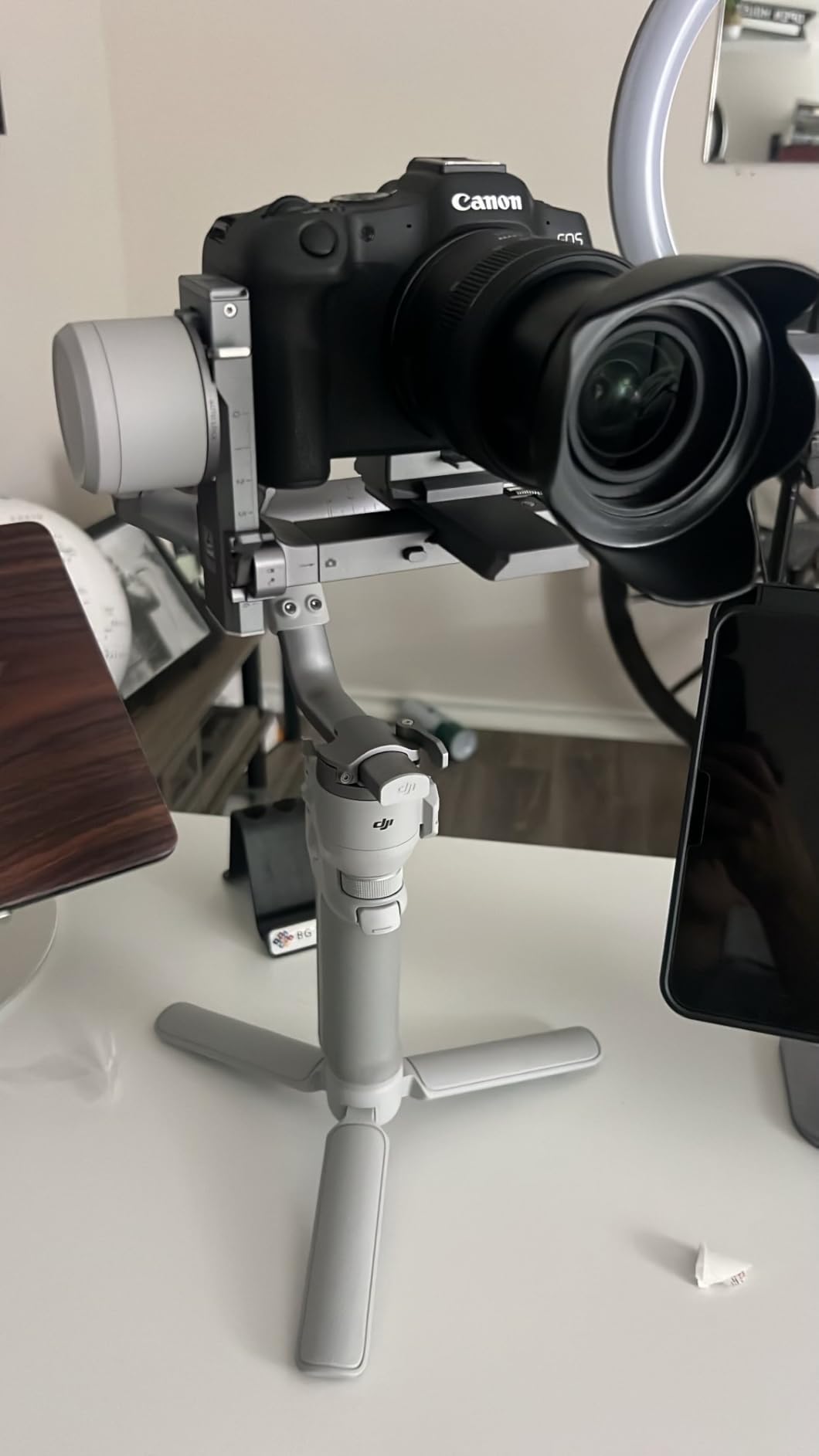 DJI RS 4 Mini Combo, Gimbal Stabilizer for Cameras Canon/Sony/Panasonic/Nikon/Fujifilm, Auto Axis Locks, Intelligent Tracking, 2kg/4.4lbs Payload, Camera Gimbal, Camera Stabilizer, Briefcase Handle customer photo 1