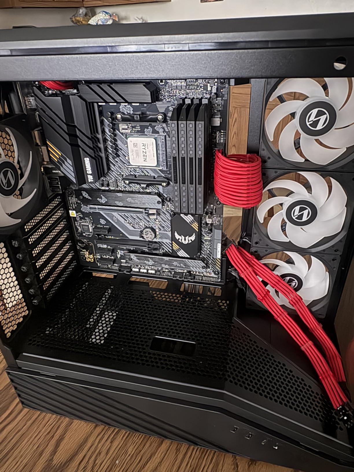 Thermaltake Toughpower GT 750W ATX 3.1 Standard Power Supply; 80 Plus Gold Efficiency; Smart Zero Fan; Native 300W PCIe 5.1 Connector; 5 Year Warranty customer photo 1