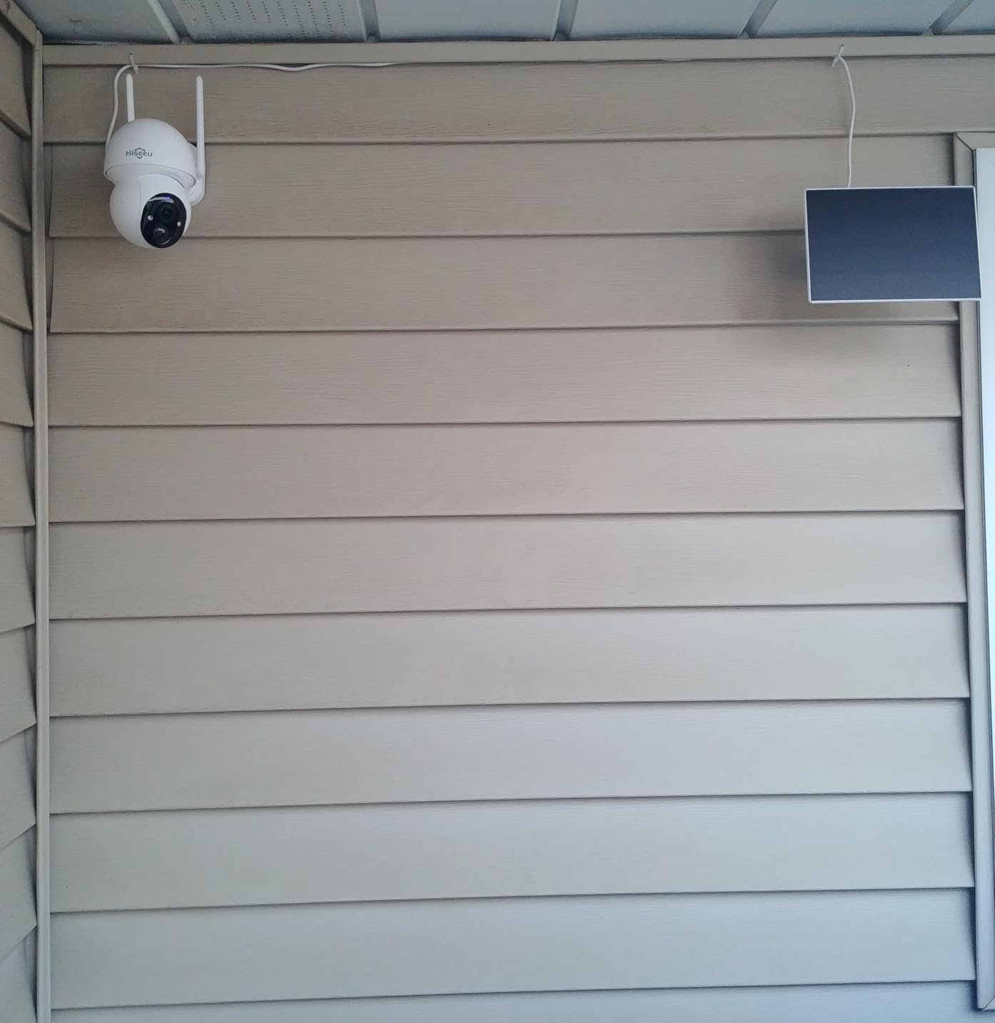 Hiseeu Solar Camera Wireless Outdoor, Home Security Camera System, 2.4G & 5G WiFi, Solar-Powered 4MP 4 Cam-Kit, Color Night Vision, 360° View, Pan & Tilt, 1TB HDD Local Recording, No Subscription customer photo 1