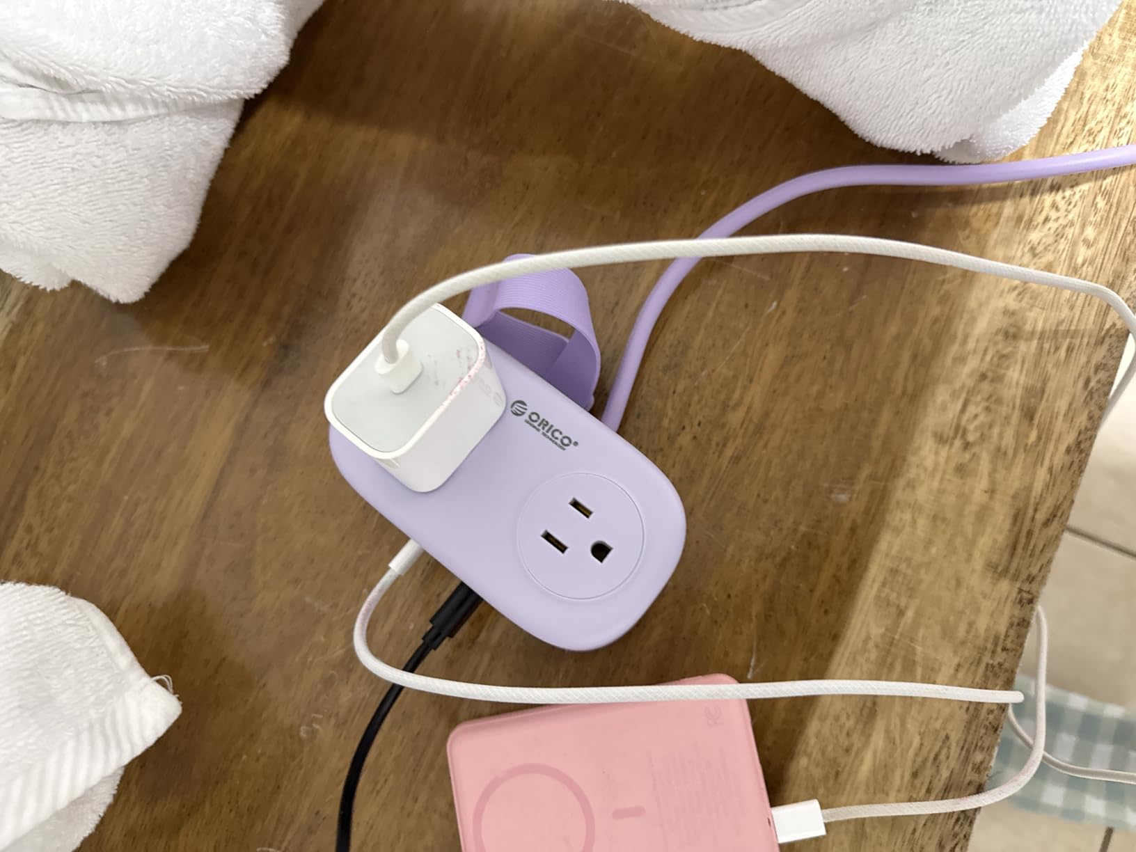 ORICO 4FT Purple Travel Power Strip with 4 AC Outlets, 2 USB-A Ports, and 1 USB-C Port, 45° Flat Plug Extension Cord with Non Surge Protector for Travel/Home/Dorm/Office customer photo 2
