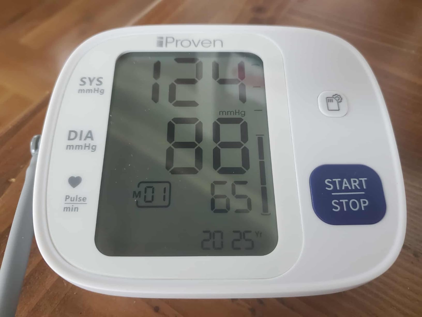 iProven Blood Pressure Monitor Bluetooth for Home Use - Upper Arm with App Integration, Easy-to-Use One-Touch Operation, and Large Display for Convenient Monitoring customer photo 1