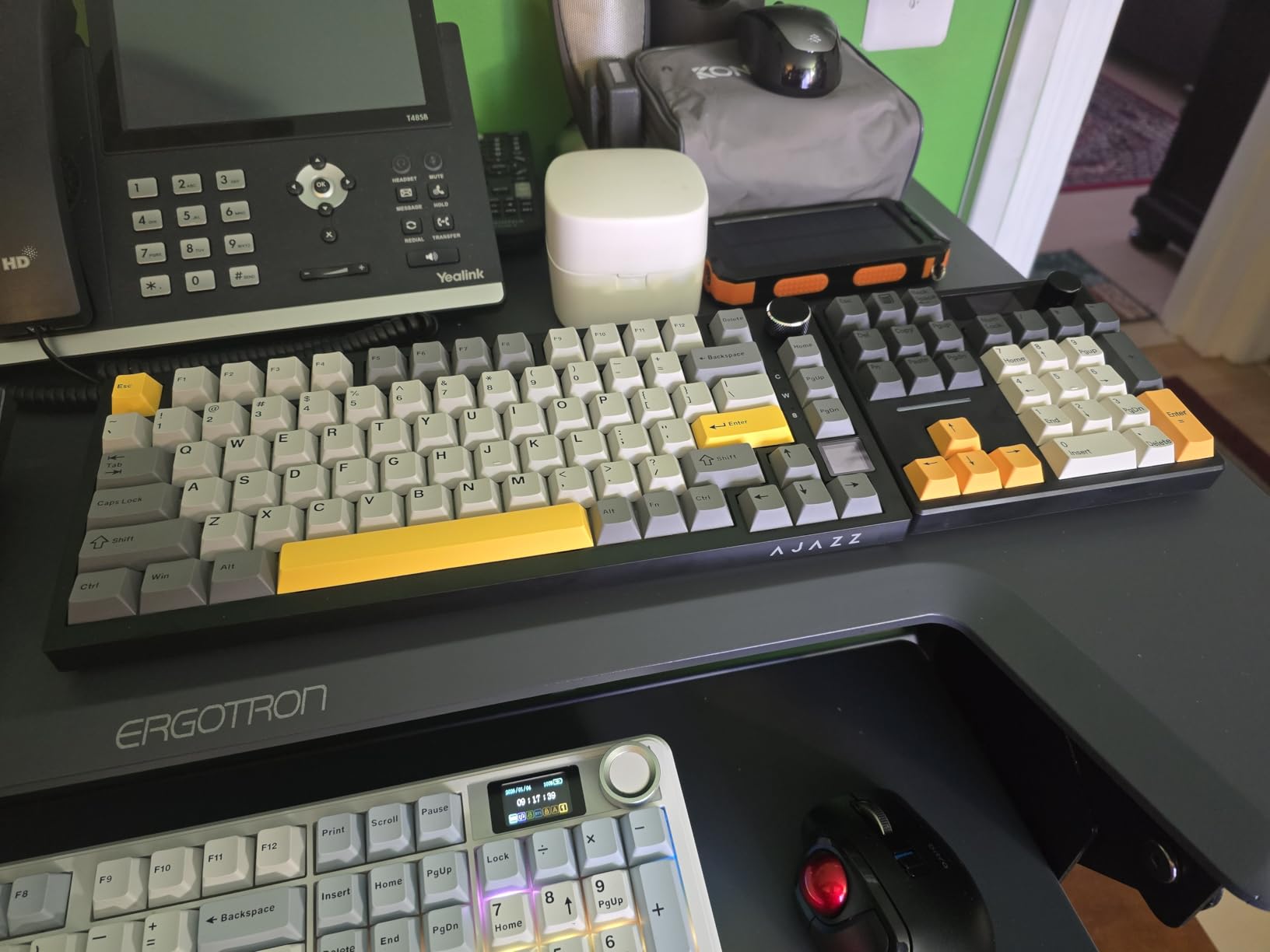 BOYI TD31Pro Mechanical Number Pad,Bluetooth5.0/2.4G/Type-C Wireless Numeric Keypad,RGB HotSwap Numpad with Screen&Knob,PBT Keycaps Gasket keypad Programmable for Win/Mac/Gaming(Black-Star Moon) customer photo 1