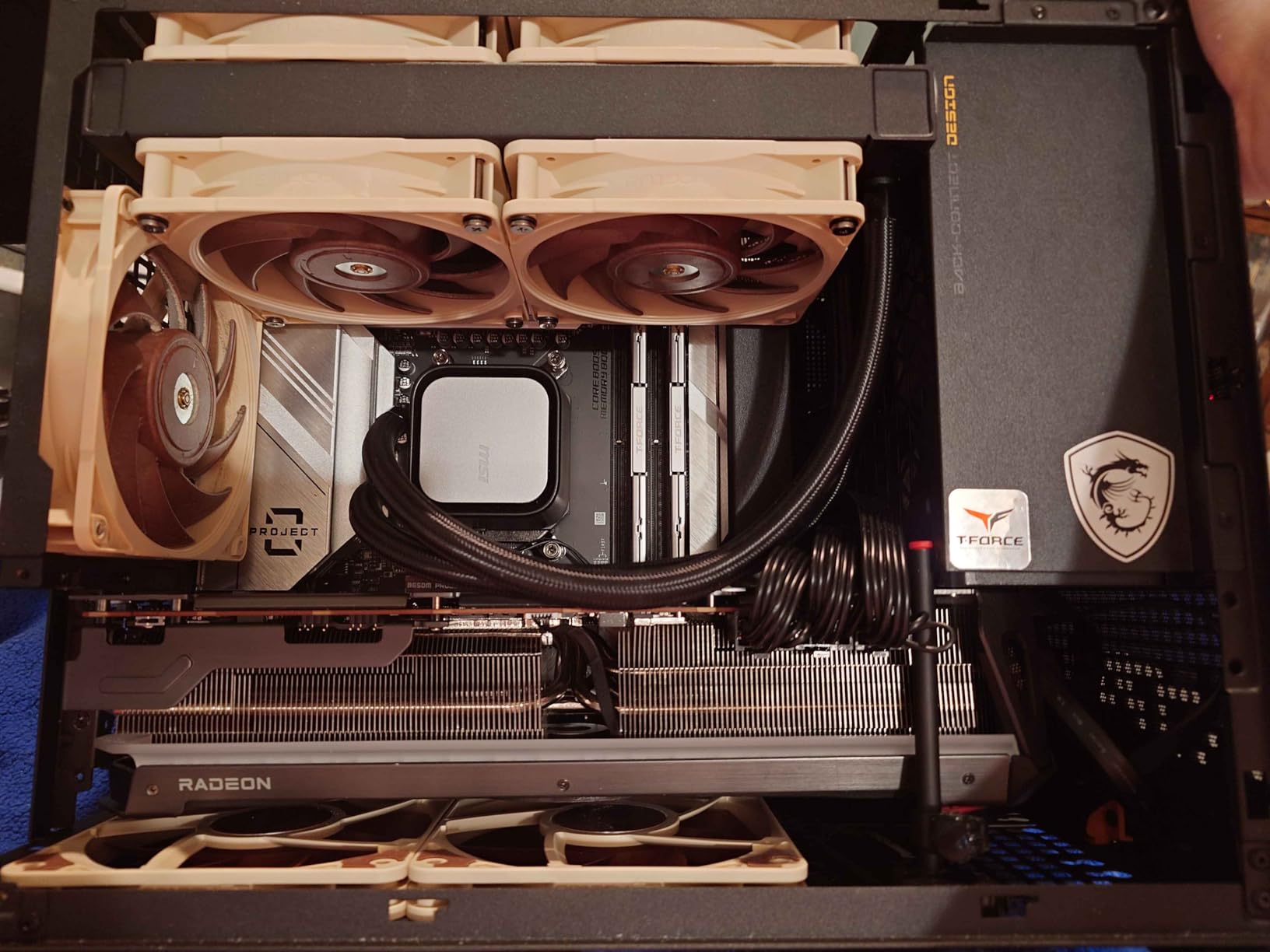 MSI MAG Coreliquid A13 240 - AIO ARGB CPU Liquid Cooler - 240mm Radiator - LGA 1700/1851 / AM5/AM4 Compatible - Dual 120mm ARGB PWM Fans, Black customer photo 1