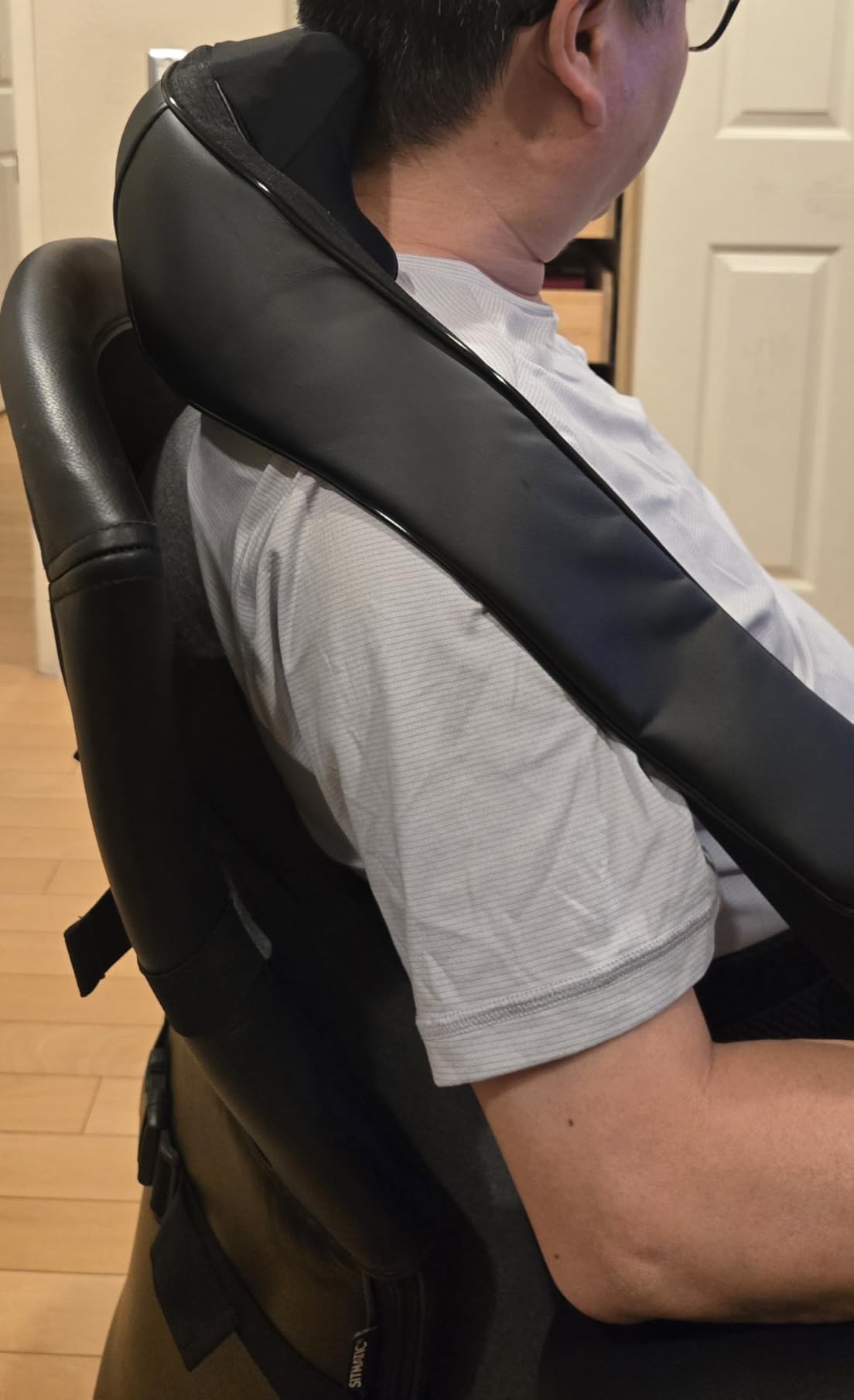 Neck and Shoulder Massager with Heat, Cordless Back and Neck Massager, Upgraded Graphene Heating, 4D Shiatsu Deep Kneading Massage for Shoulder, Back, Leg, Pain Relief customer photo 2