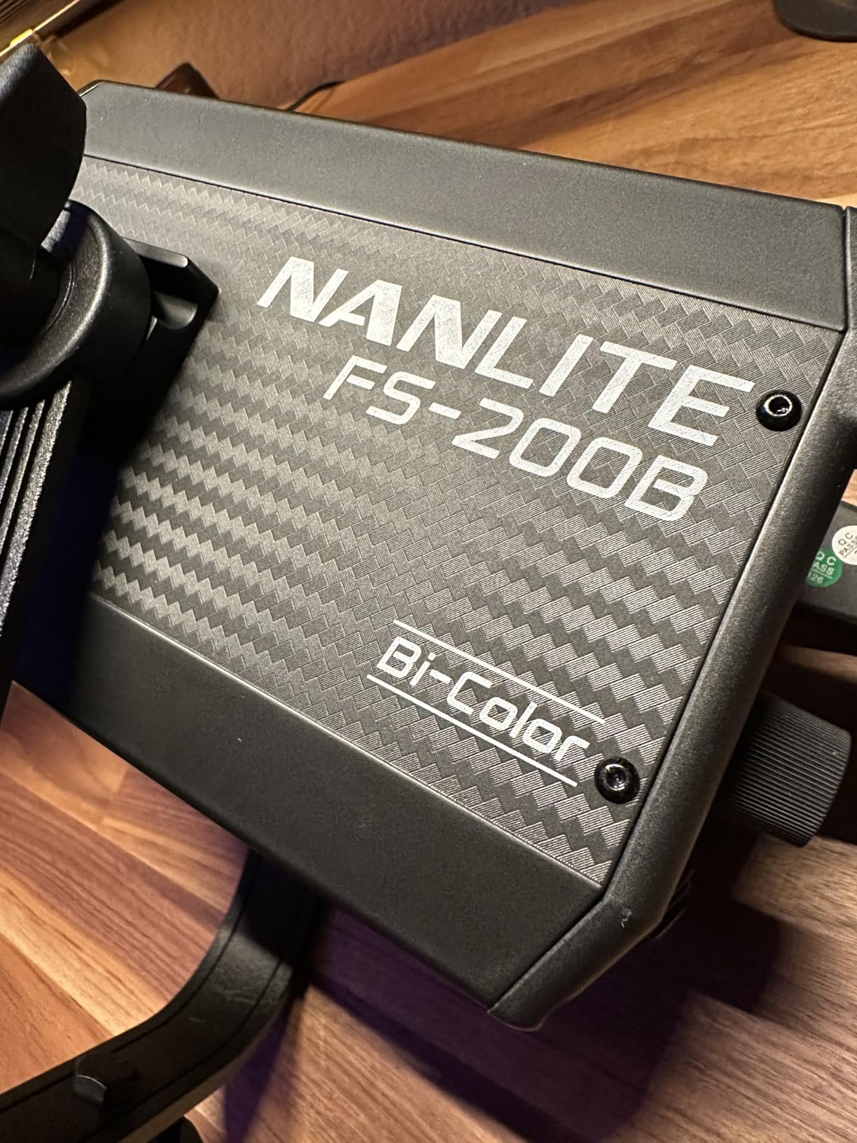 Nanlite FS-200B 220W Bi-Color LED Video Light 2700K-6500K Continuous Studio Light with Bowens Mount customer photo 2