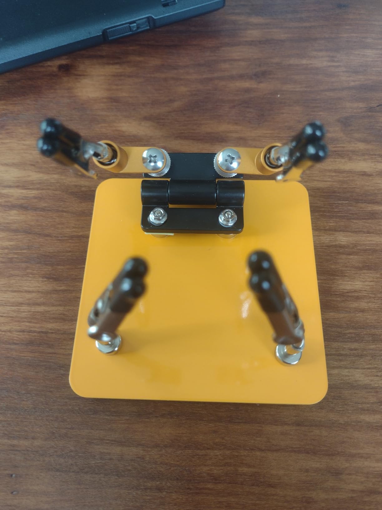 NOEVSBIG Magnetic Helping Hands Soldering Station with A 3.9 x 3.9 Inch Stable Base, 4 Flexible Arms- 360° Rotatable Adjustable Versatile Helping Hands Tool for Soldering, Electronics Repair, and DIY customer photo 1