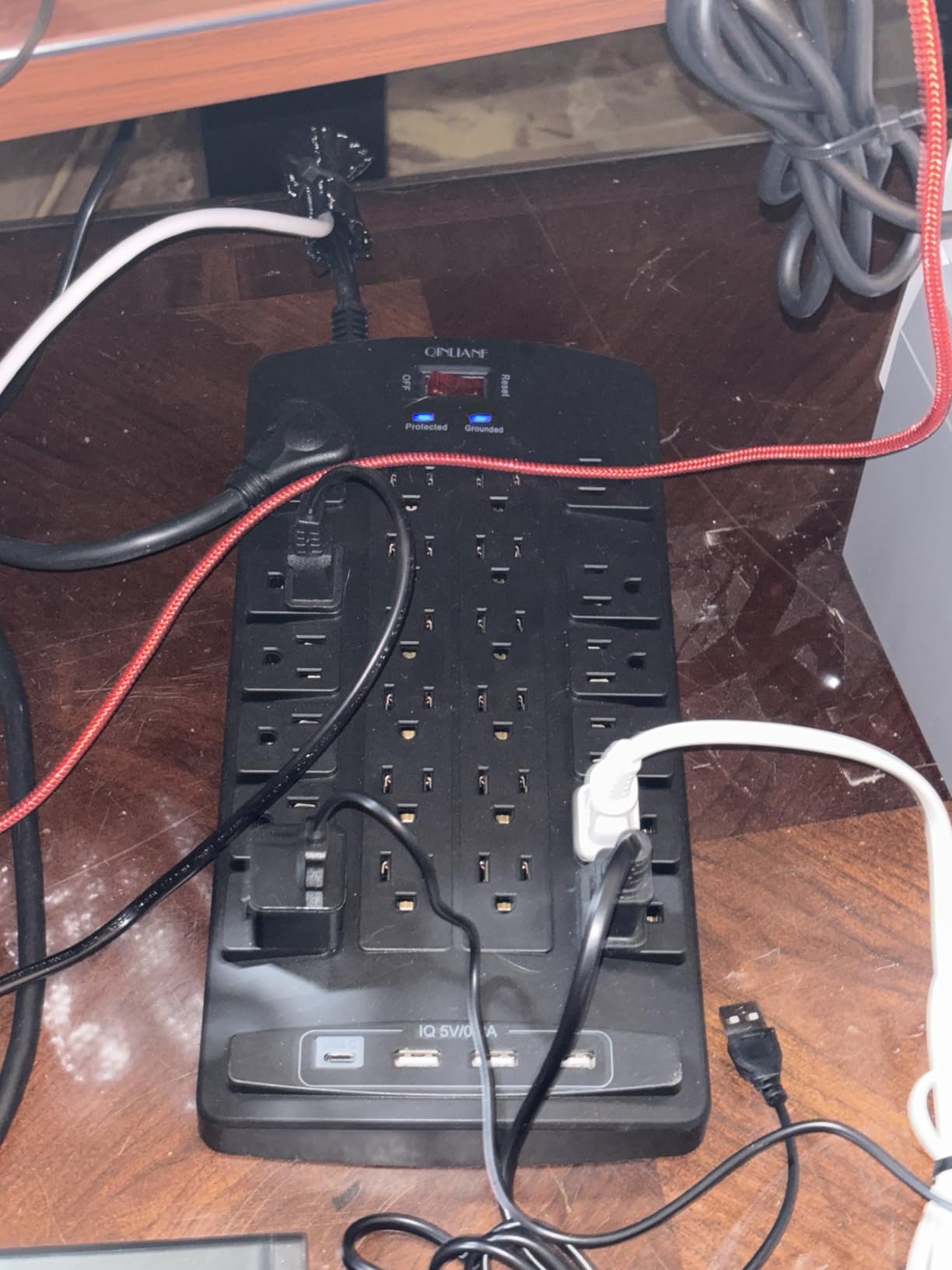 QINLIANF Surge Protector Power Strip - 6Ft Flat Plug Heavy Duty Extension Cord with 24 Outlets and 4 USB Ports(2 USB-C Ports), 1875W/15A, 4100J, for Home, Office, Dorm, ETL Listed, Black customer photo 1